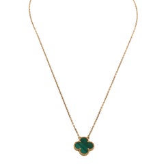 Van Cleef & Arpels Collier pendentif malachite en or jaune 18 carats de style vintage Alhambra