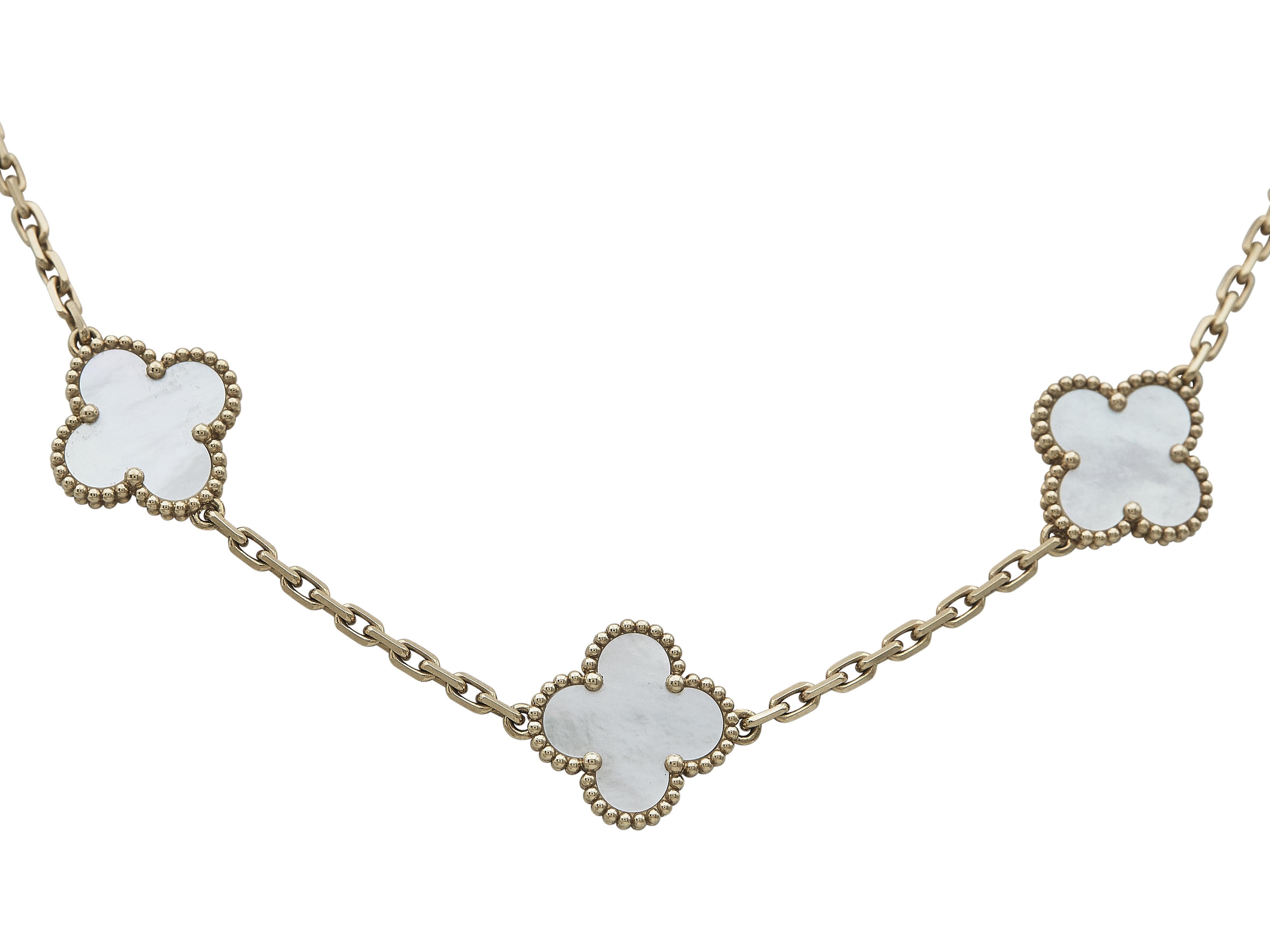 Van Cleef & Arpels Collier Vintage Alhambra en or jaune 18K MOP 10-Motifs Excellent état - En vente à New York, NY