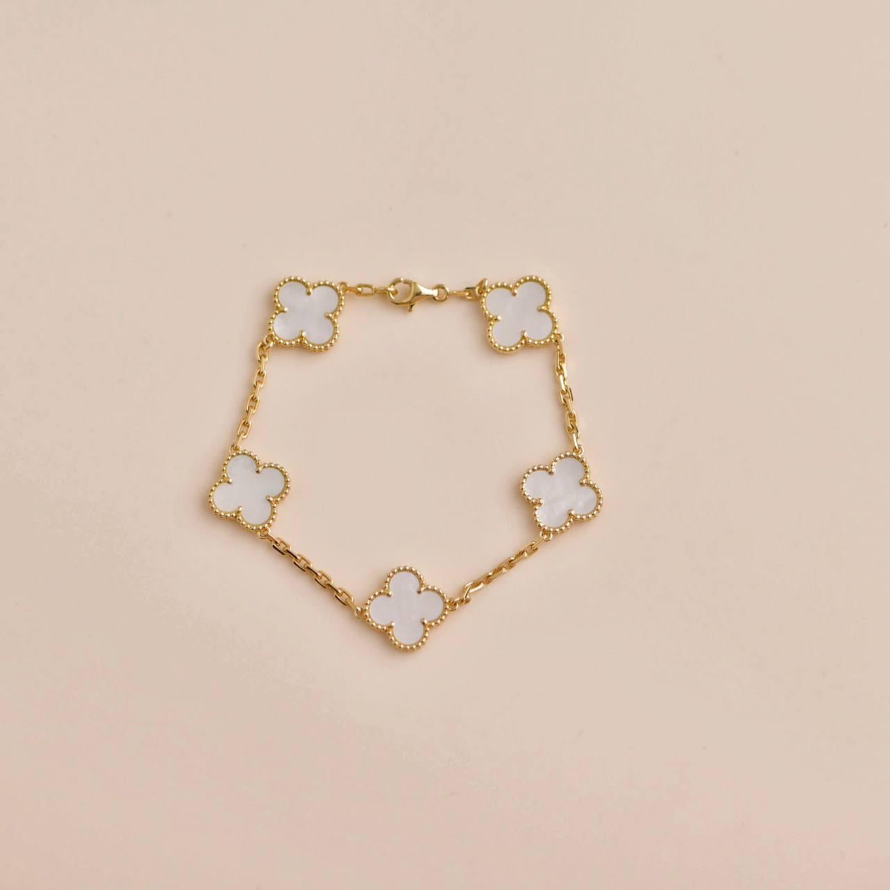 Van Cleef & Arpels Vintage Alhambra 18k Yellow Gold Mother of Pearl Bracelet In Excellent Condition In Banbury, GB