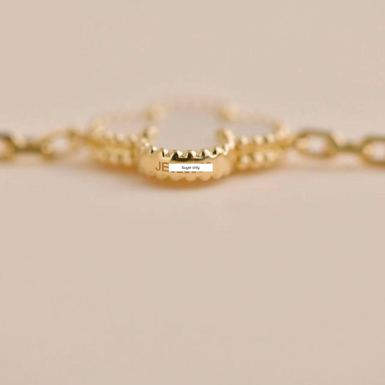Women's or Men's Van Cleef & Arpels Vintage Alhambra 18k Yellow Gold Mother of Pearl Bracelet