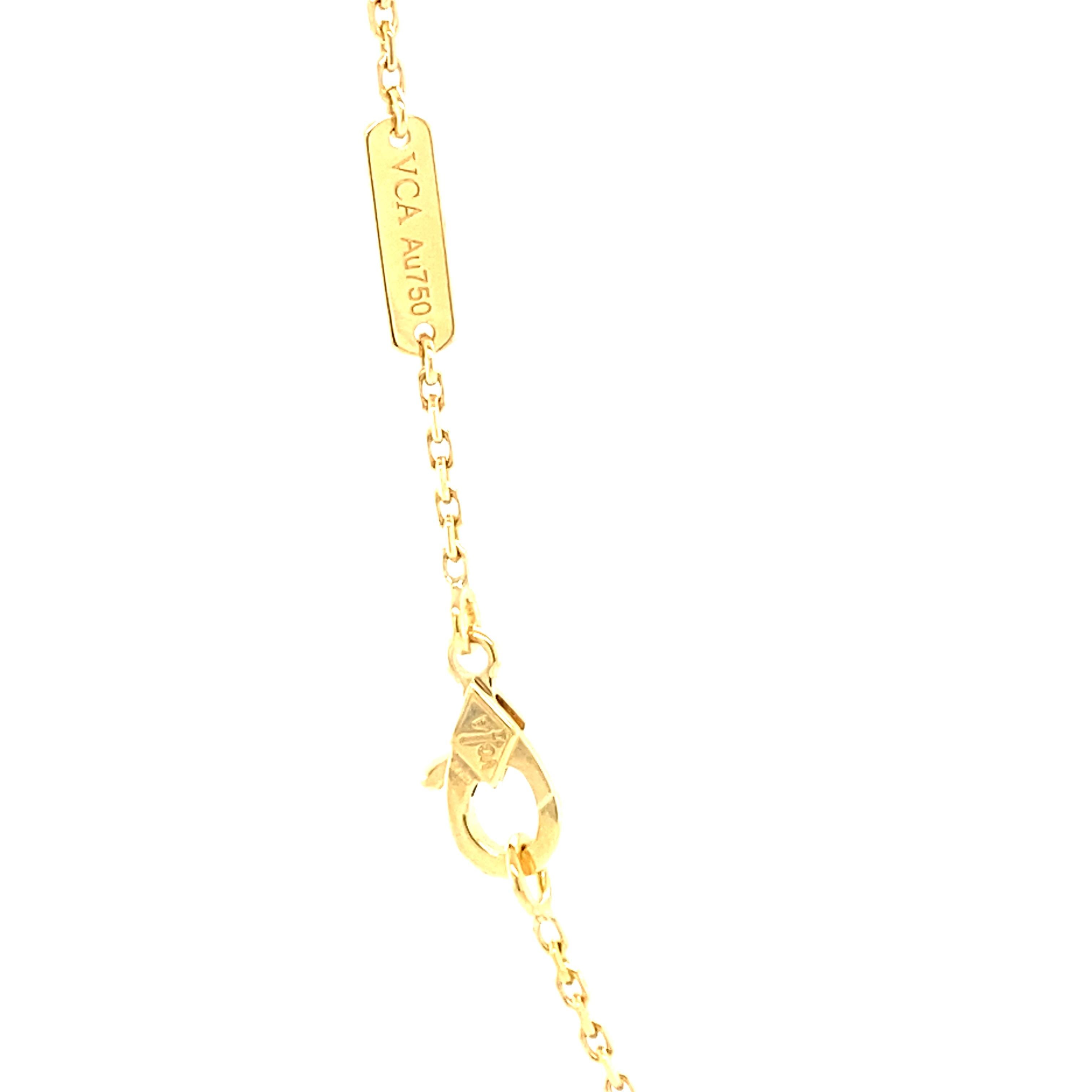 Van Cleef & Arpels Vintage Alhambra Halskette aus 18 Karat Gelbgold mit weißer Perlmutt im Angebot 2