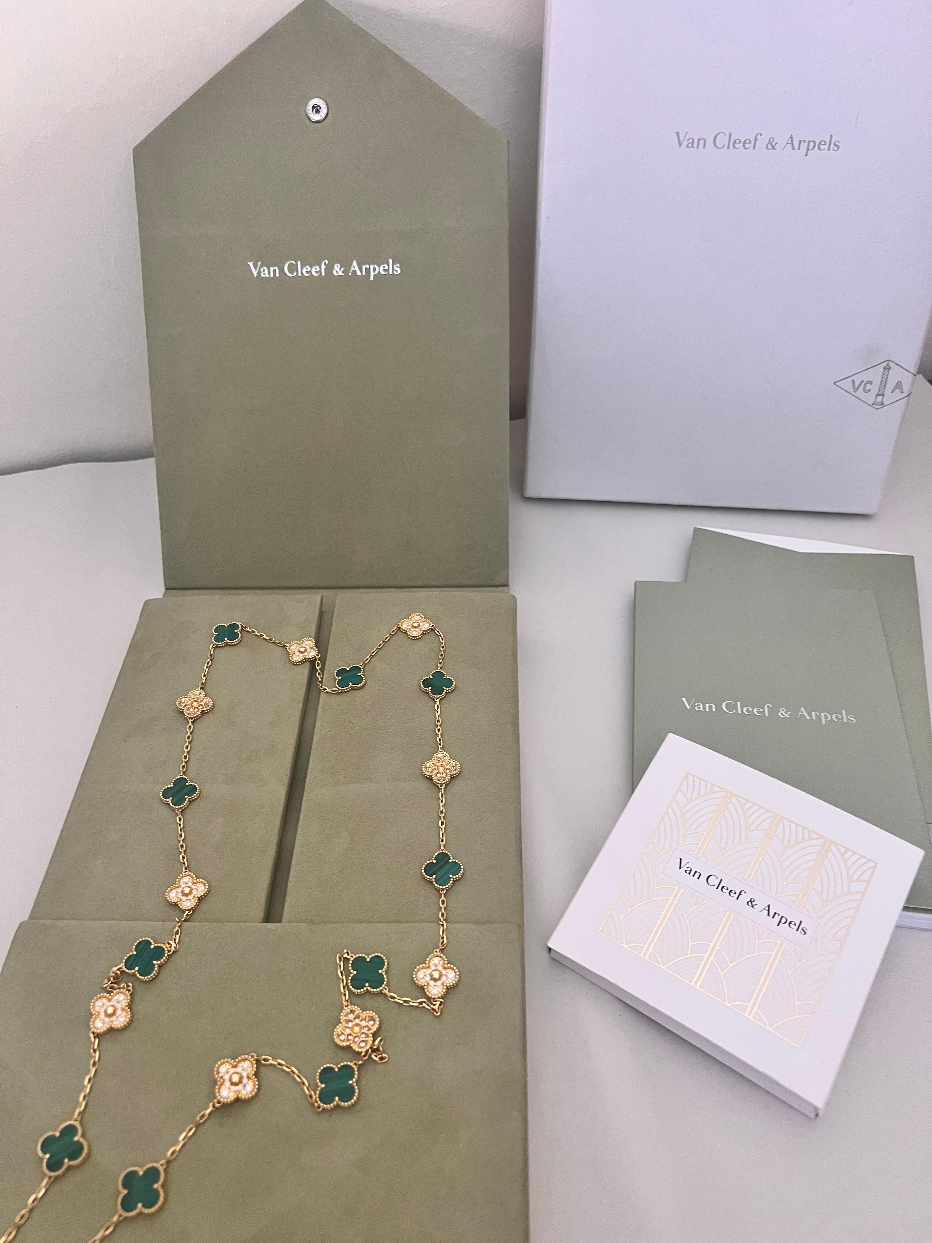 Women's Van Cleef & Arpels Vintage Alhambra  20 Malachite Gold and Diamonds  Necklace