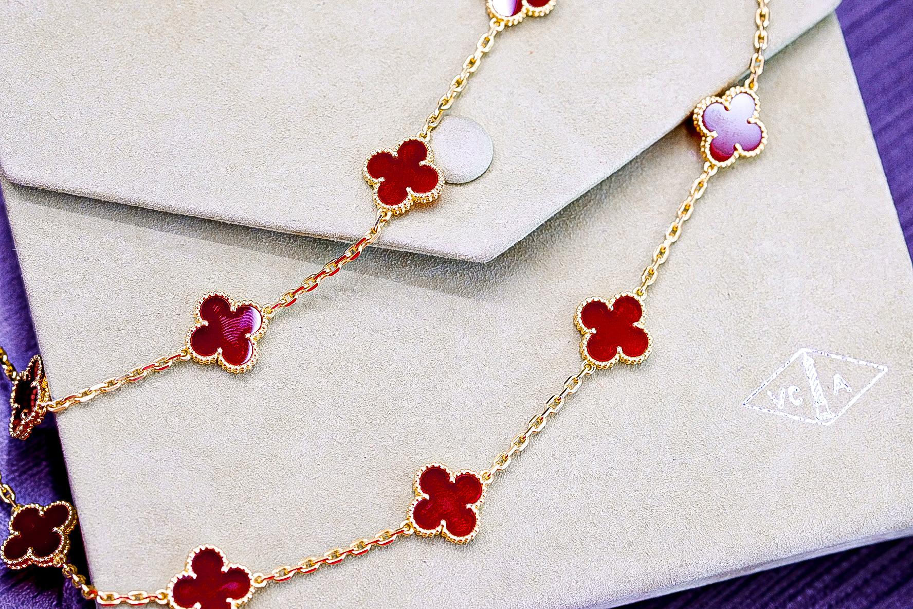 Women's Van Cleef & Arpels Vintage Alhambra 20 Motif Carnelian Necklace