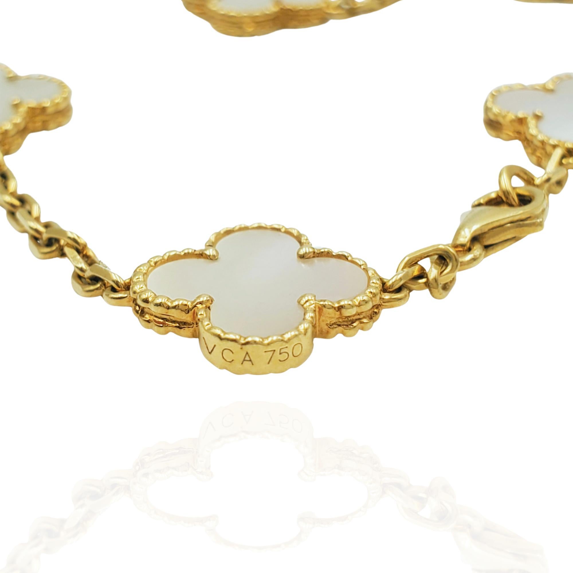 Van Cleef & Arpels Vintage Alhambra Perlmutt-Halskette mit 20 Motiven im Zustand „Hervorragend“ in New York, NY