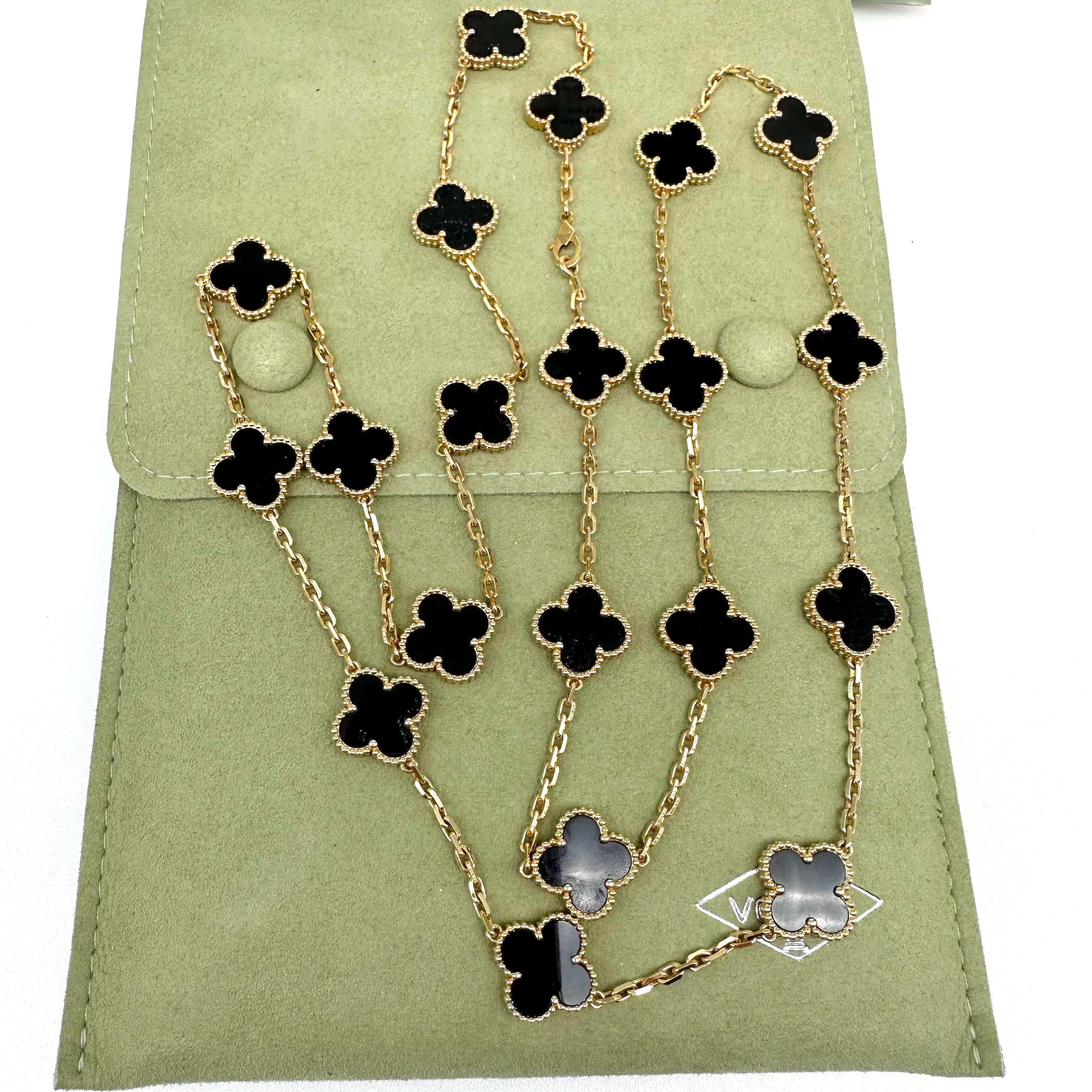 Van Cleef & Arpels Vintage Alhambra Halskette mit 20 Motiven aus schwarzem Onyx, Vintage, COA im Angebot 1