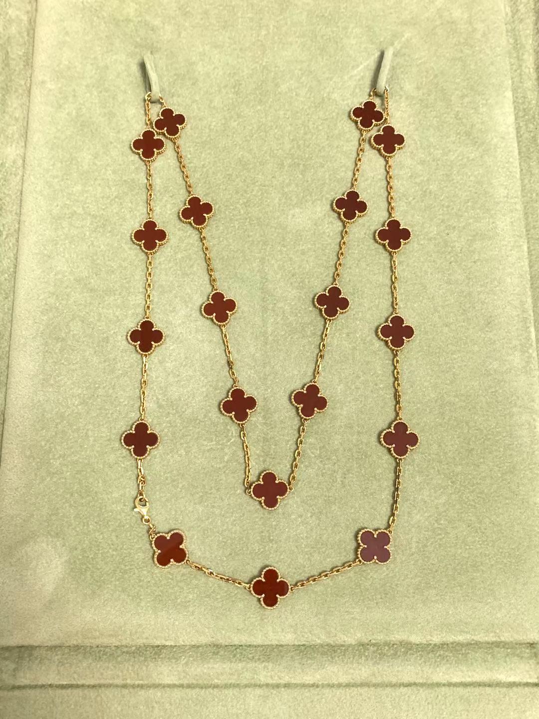 Women's or Men's Van Cleef & Arpels Vintage Alhambra 20 Motifs Carnelian Gold Long Necklace