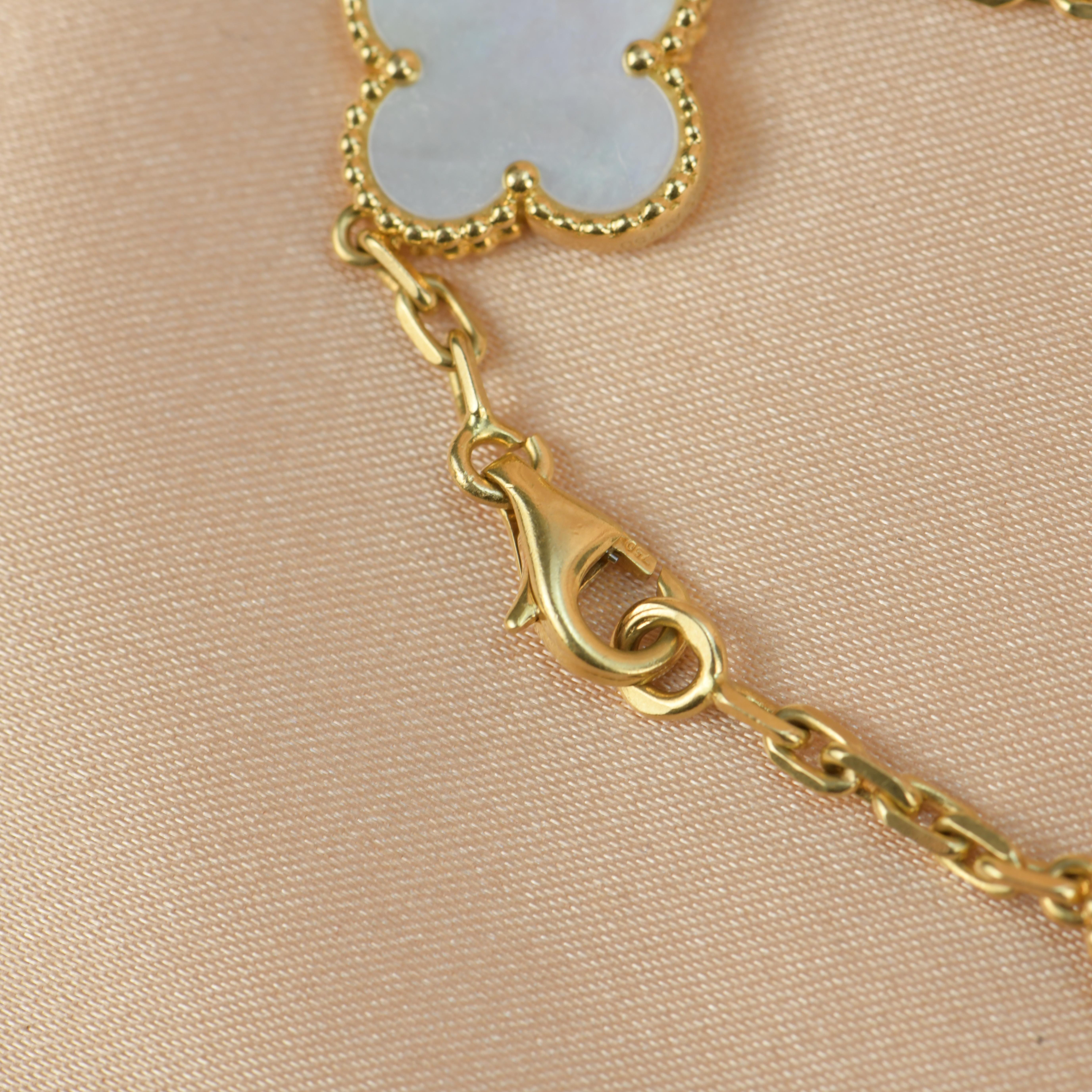 Van Cleef & Arpels Vintage Alhambra Lange Perlmutt-Halskette mit 20 Motiven 3