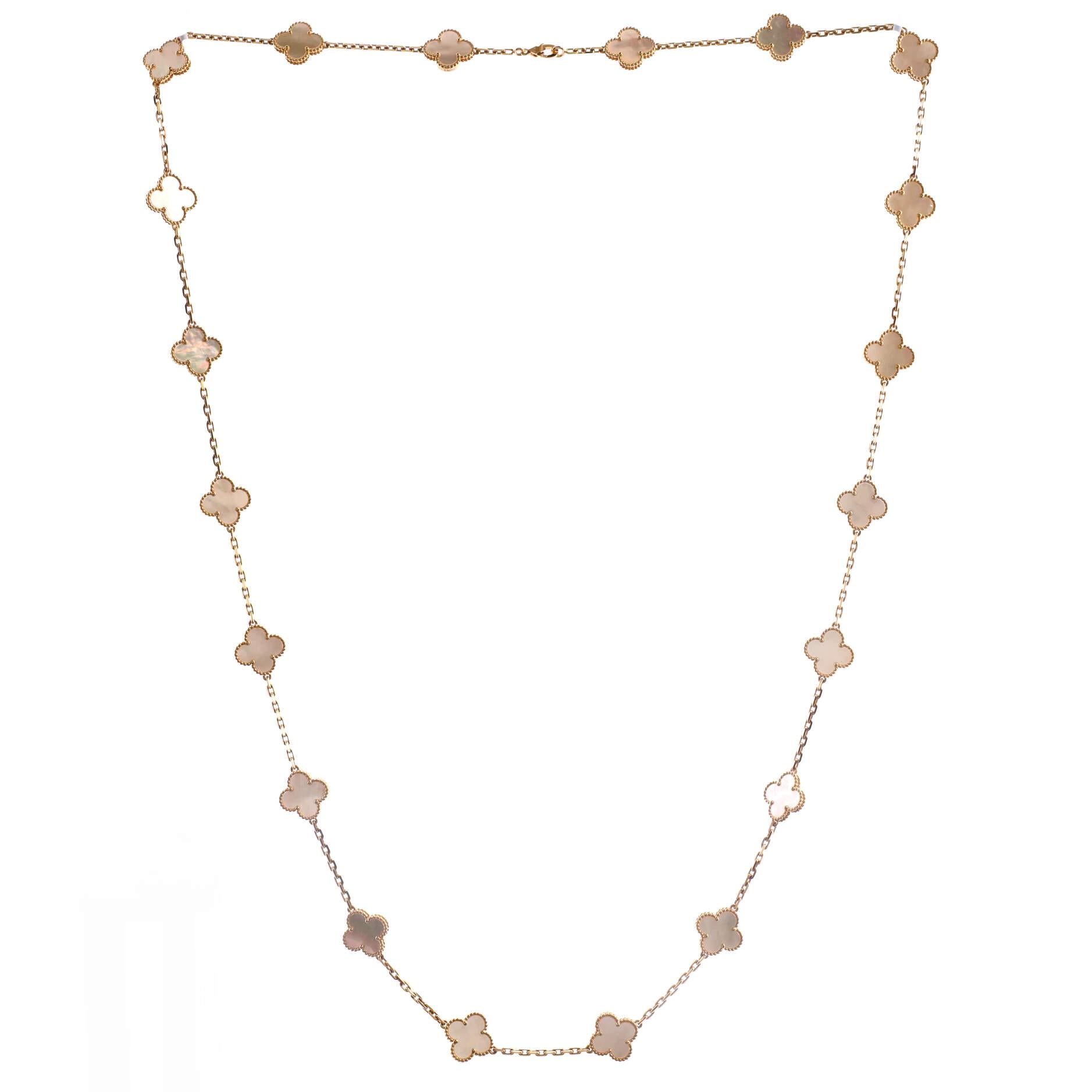 Van Cleef & Arpels Vintage Alhambra Halskette mit 20 Motiven aus 18 Karat Gelbgold im Zustand „Gut“ in New York, NY