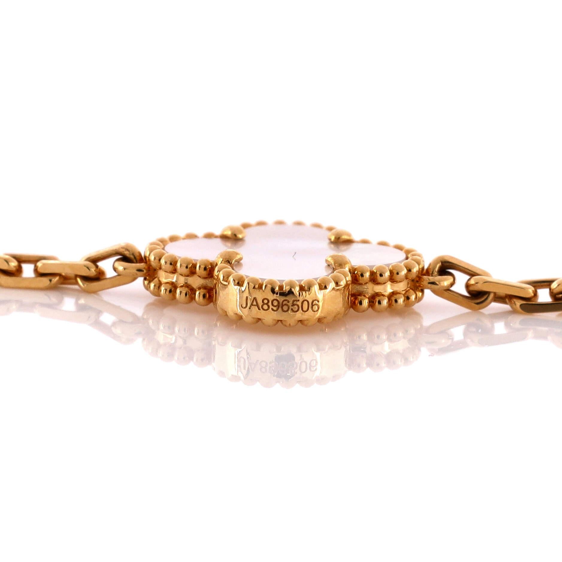 Van Cleef & Arpels Vintage Alhambra Halskette mit 20 Motiven aus 18 Karat Gelbgold 1