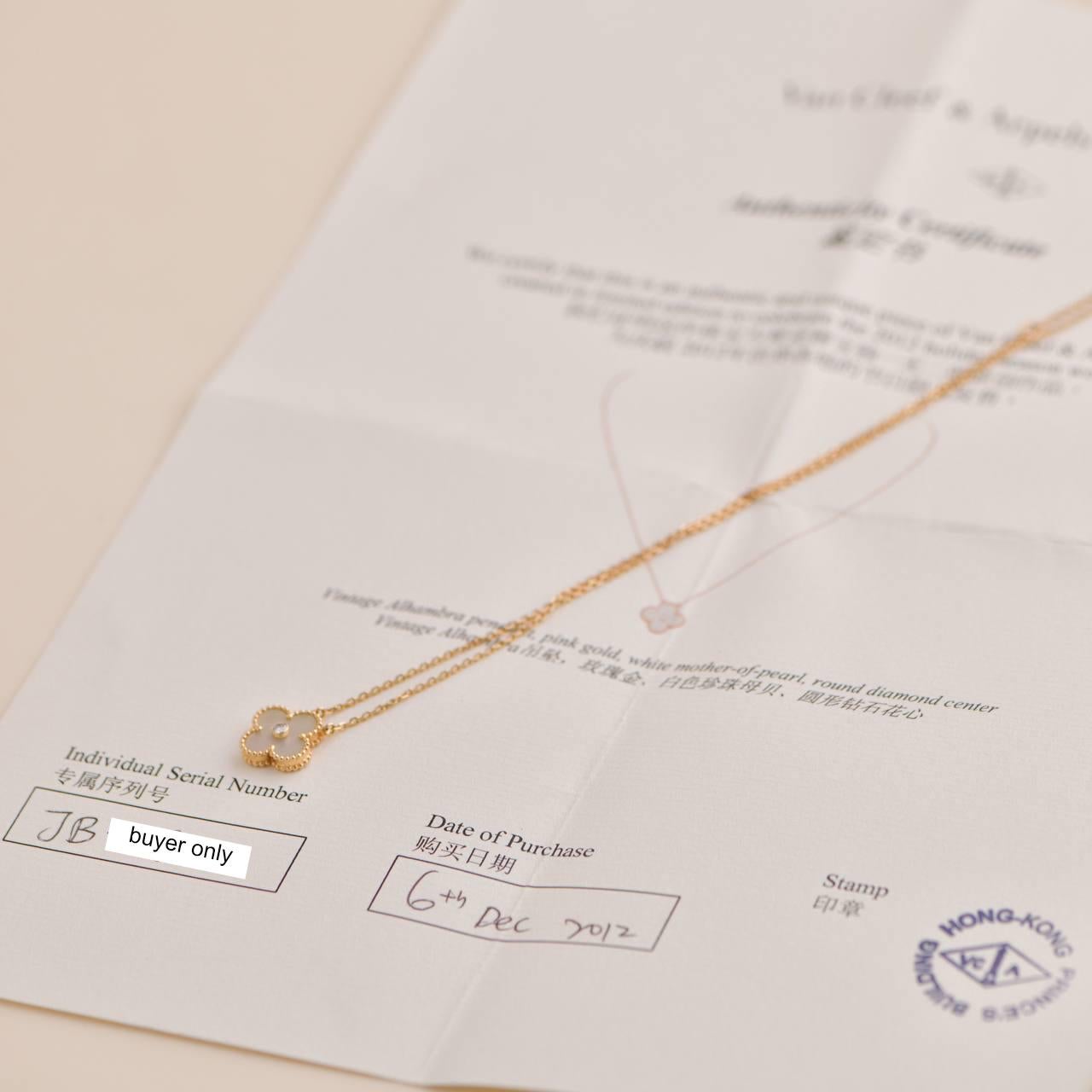 Van Cleef & Arpels Vintage Alhambra 2012 Holiday Diamond MOP Pendant Necklace In Excellent Condition In Banbury, GB