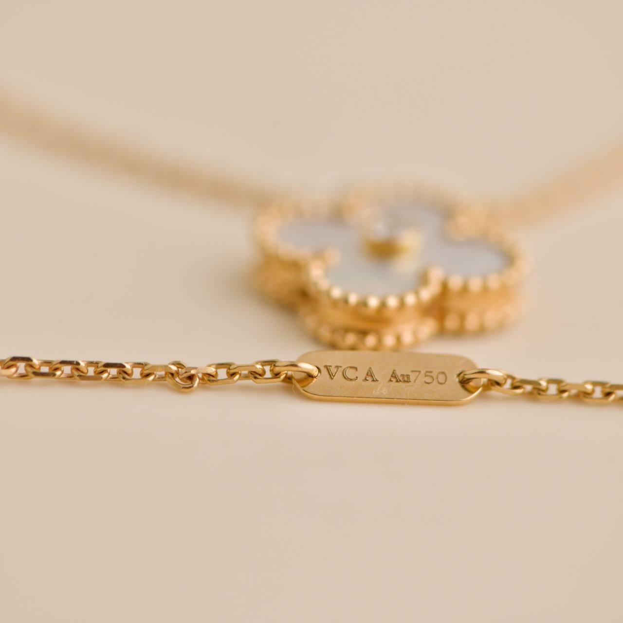 Van Cleef & Arpels Collier pendentif Vintage Alhambra 2012 Holiday Diamond MOP 1