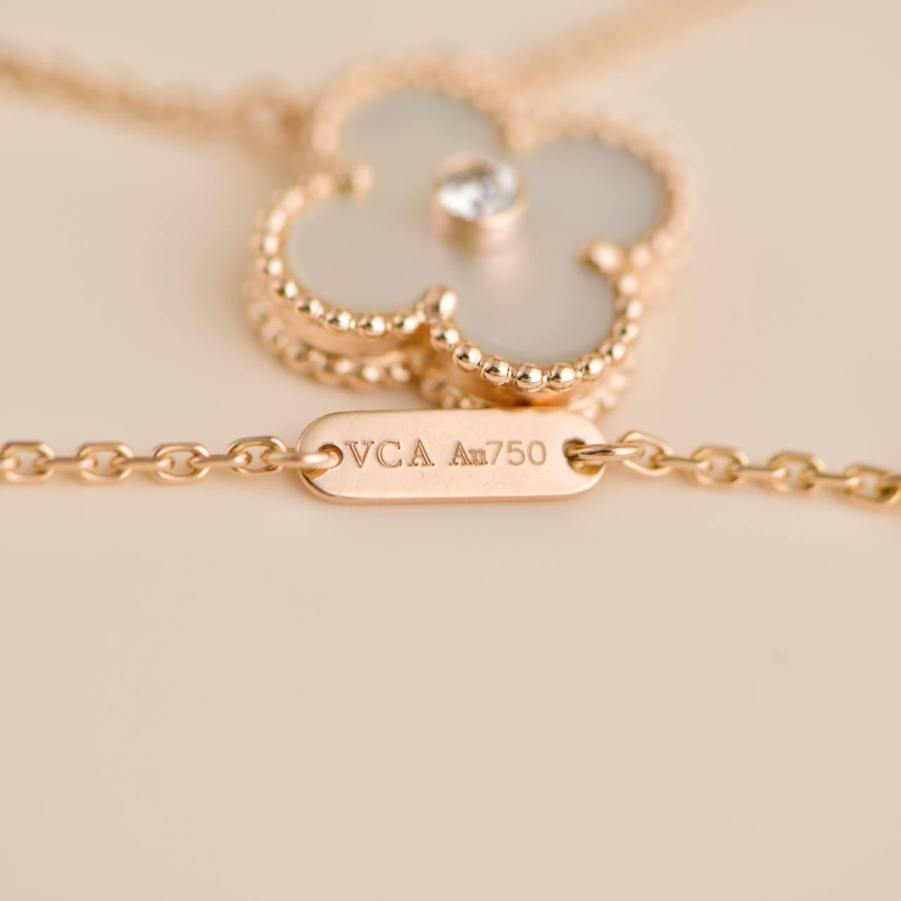 Van Cleef & Arpels Collier pendentif Vintage Alhambra 2012 Holiday Diamond MOP 3