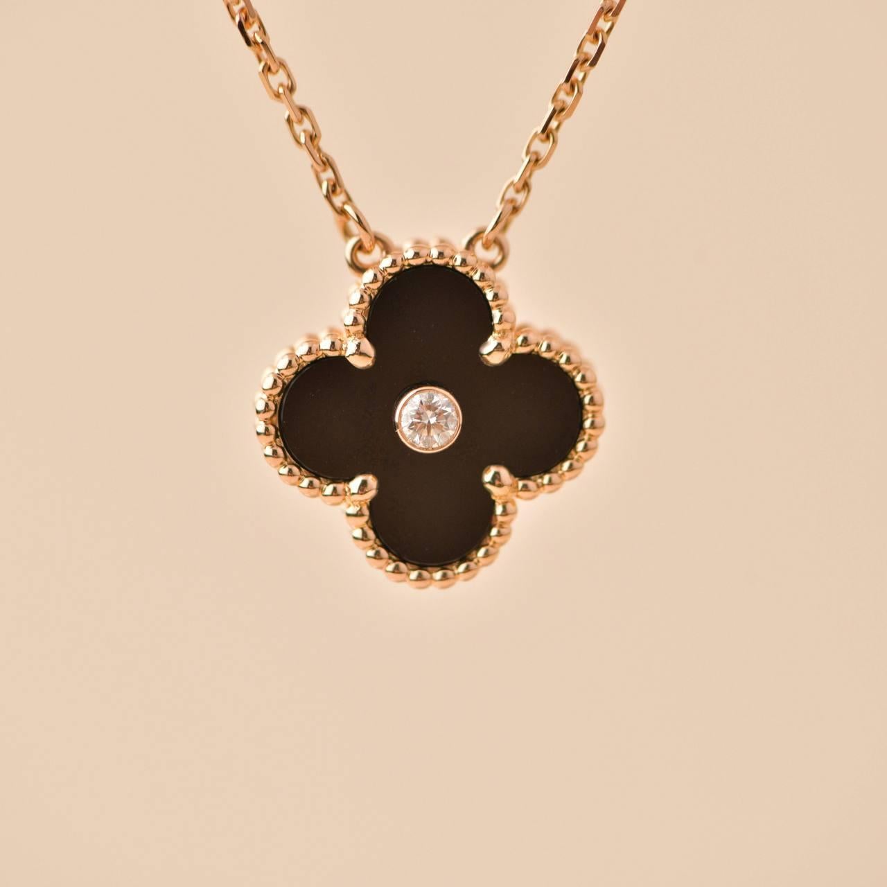 Van Cleef & Arpels Vintage Alhambra 2016 Holiday Diamond Onyx 18K Rose Gold Pend In Excellent Condition In Banbury, GB