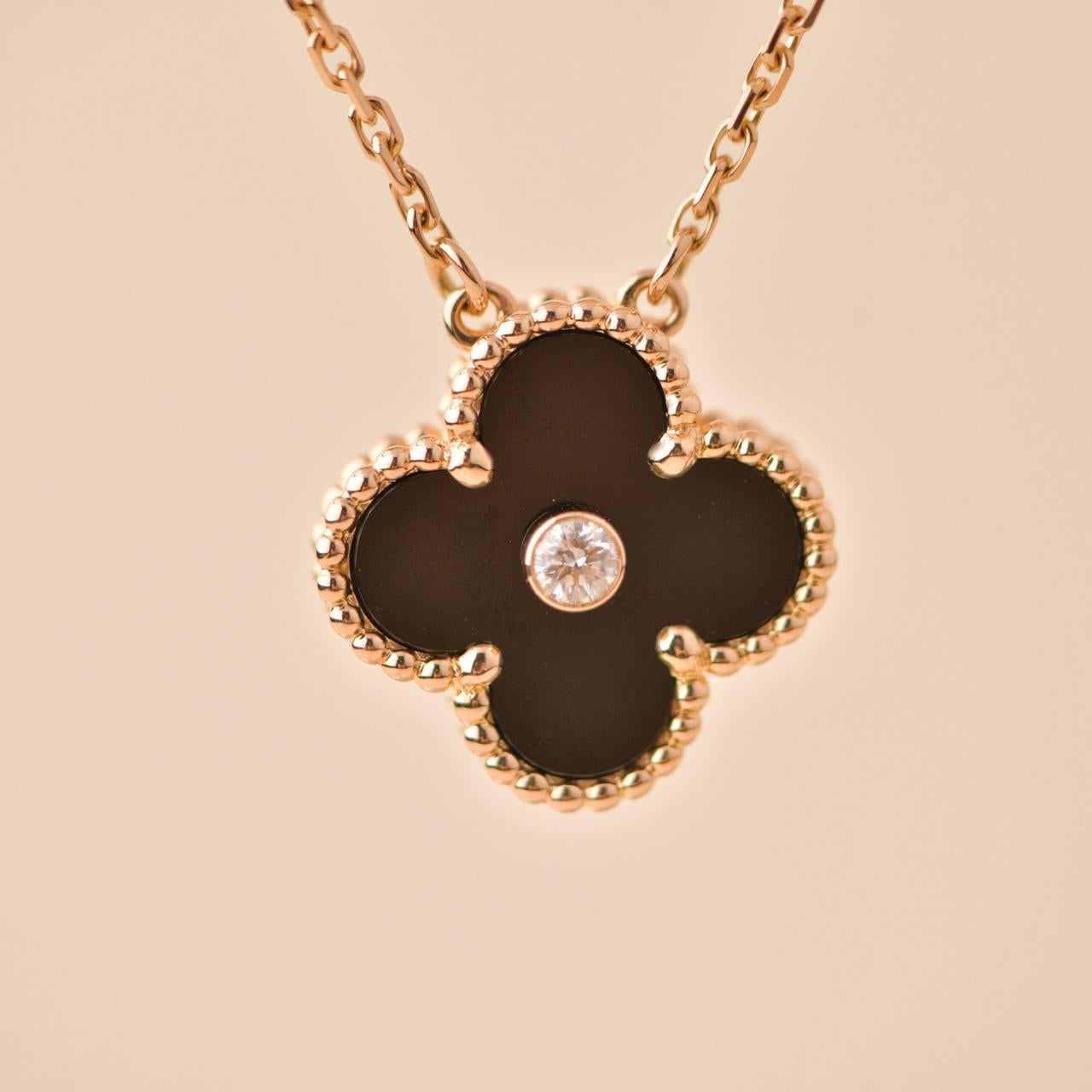 Women's or Men's Van Cleef & Arpels Vintage Alhambra 2016 Holiday Diamond Onyx 18K Rose Gold Pend