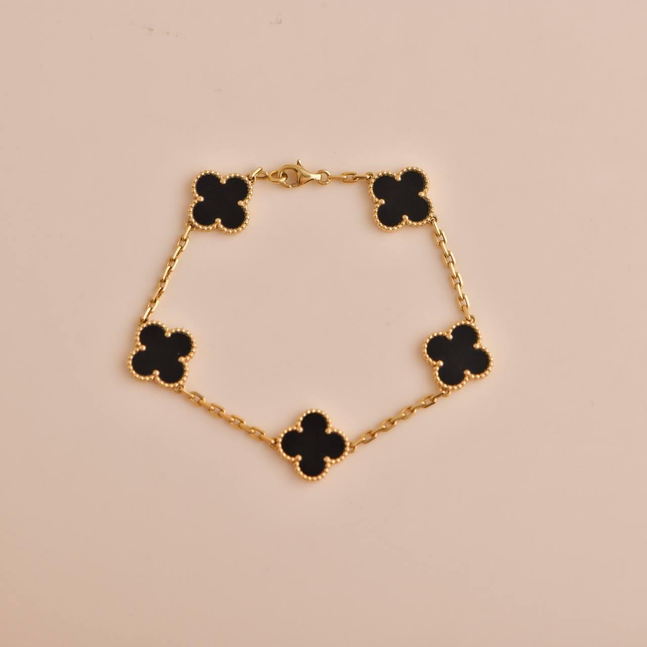 Van Cleef & Arpels Vintage Alhambra 5 Motif Black Onyx 18K Yellow Gold Bracelet In Excellent Condition In Banbury, GB