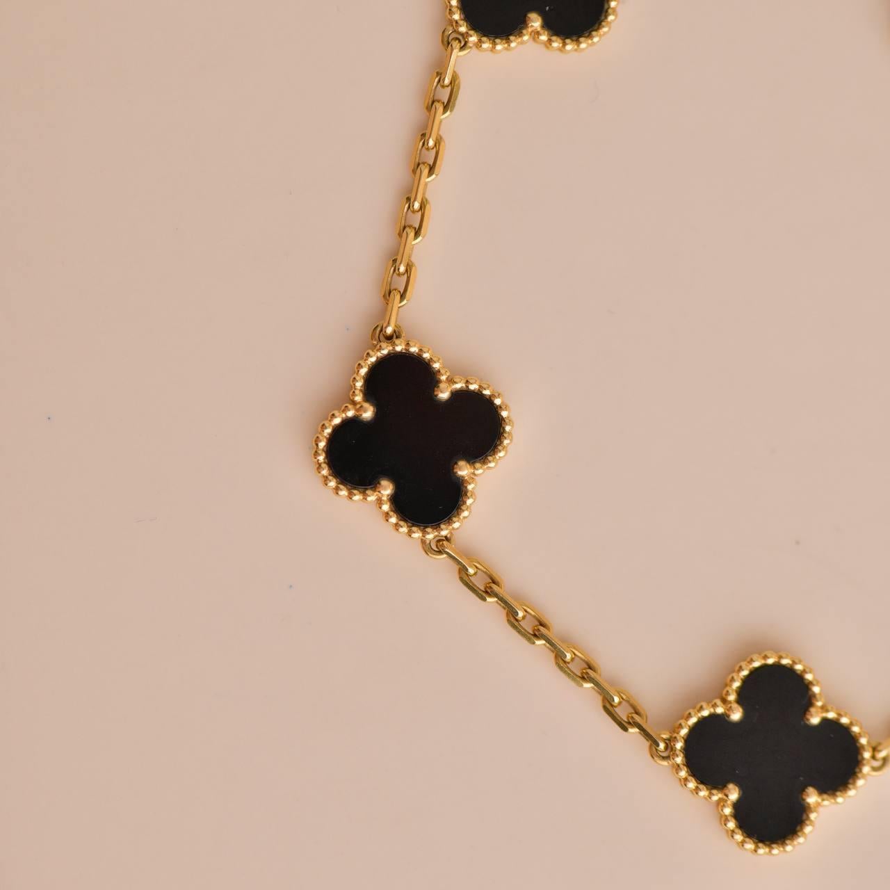 Women's or Men's Van Cleef & Arpels Vintage Alhambra 5 Motif Black Onyx 18K Yellow Gold Bracelet