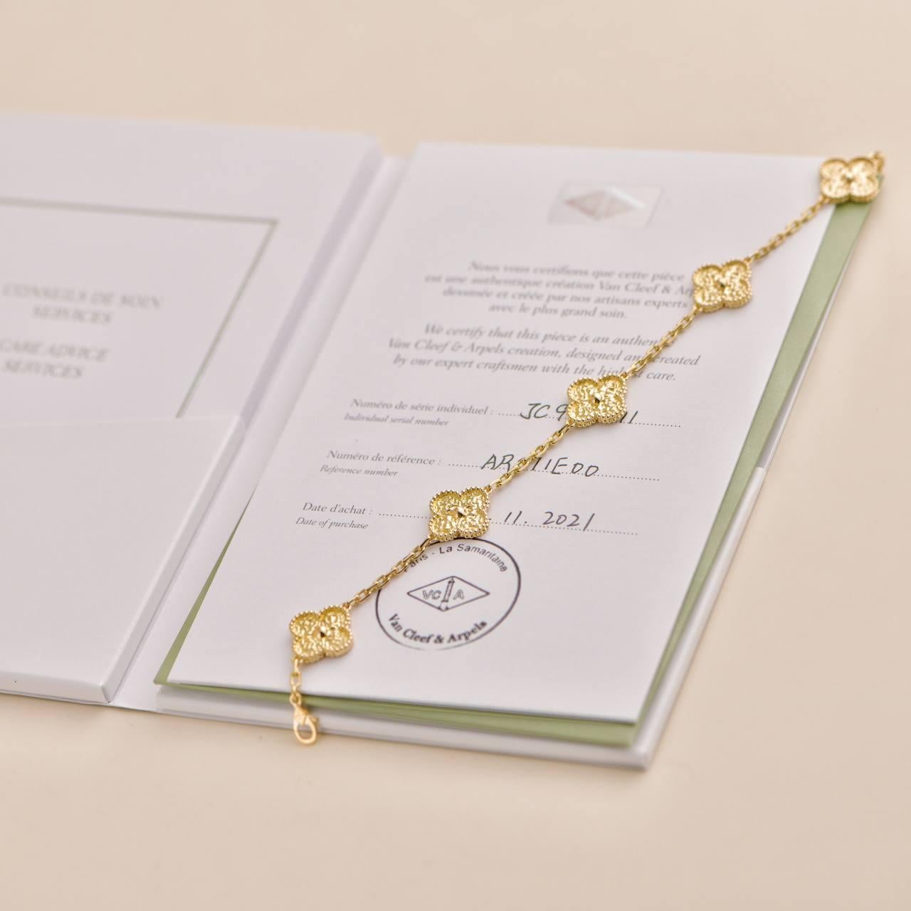 Van Cleef & Arpels Vintage Alhambra 5 Motif Hammered 18K Yellow Gold Bracelet In Excellent Condition In Banbury, GB