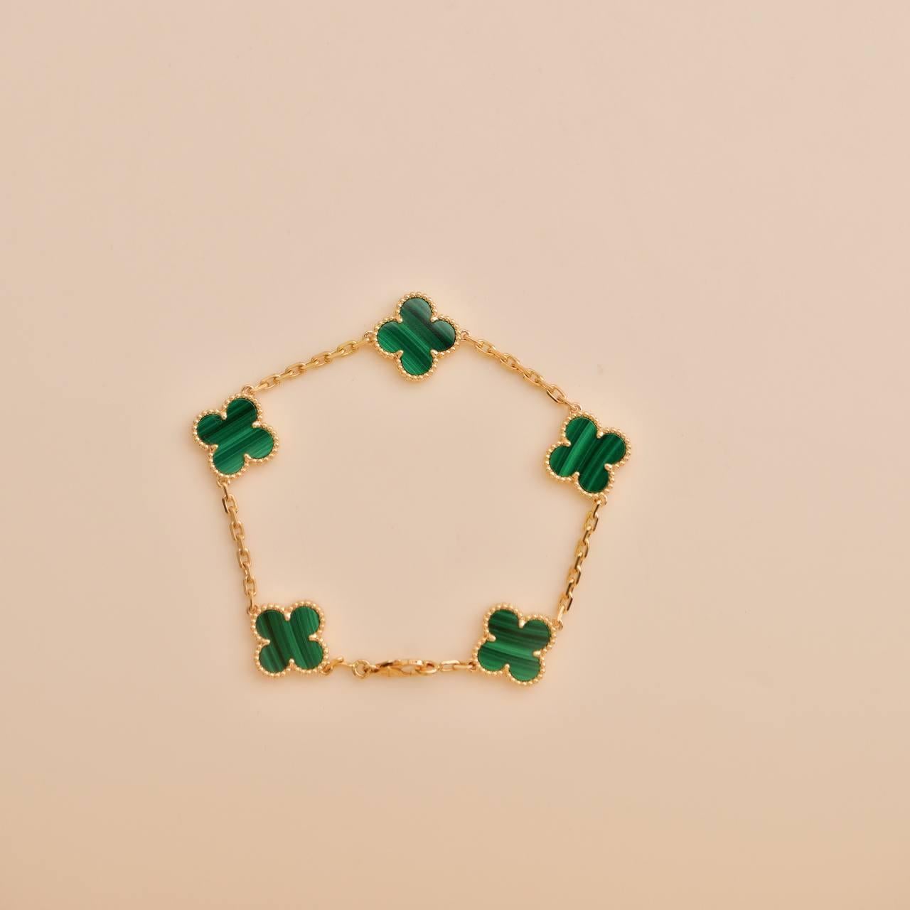 Van Cleef & Arpels Bracciale Vintage Alhambra 5 Motivi Malachite Oro 18K In condizioni ottime in vendita a Banbury, GB