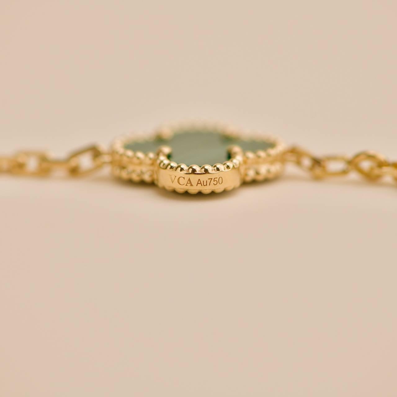 Women's or Men's Van Cleef & Arpels Vintage Alhambra 5 Motif Malachite 18K Yellow Gold Bracelet For Sale