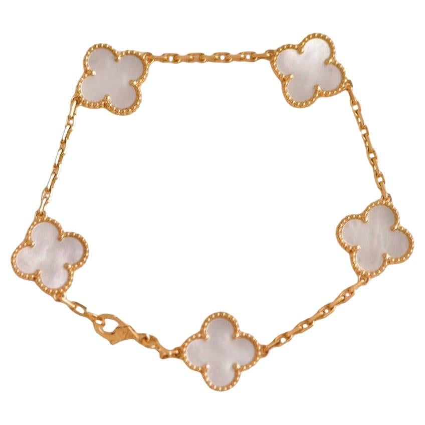 Van Cleef & Arpels Bracciale vintage Alhambra 5 Motivi in oro giallo con madreperla in vendita