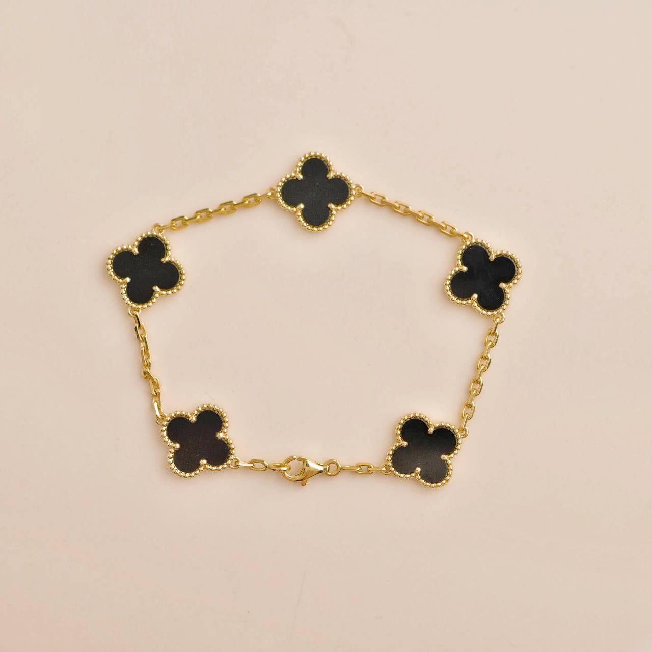 Women's or Men's Van Cleef & Arpels Vintage Alhambra 5 Motif Onyx 18k Yellow Gold Bracelet