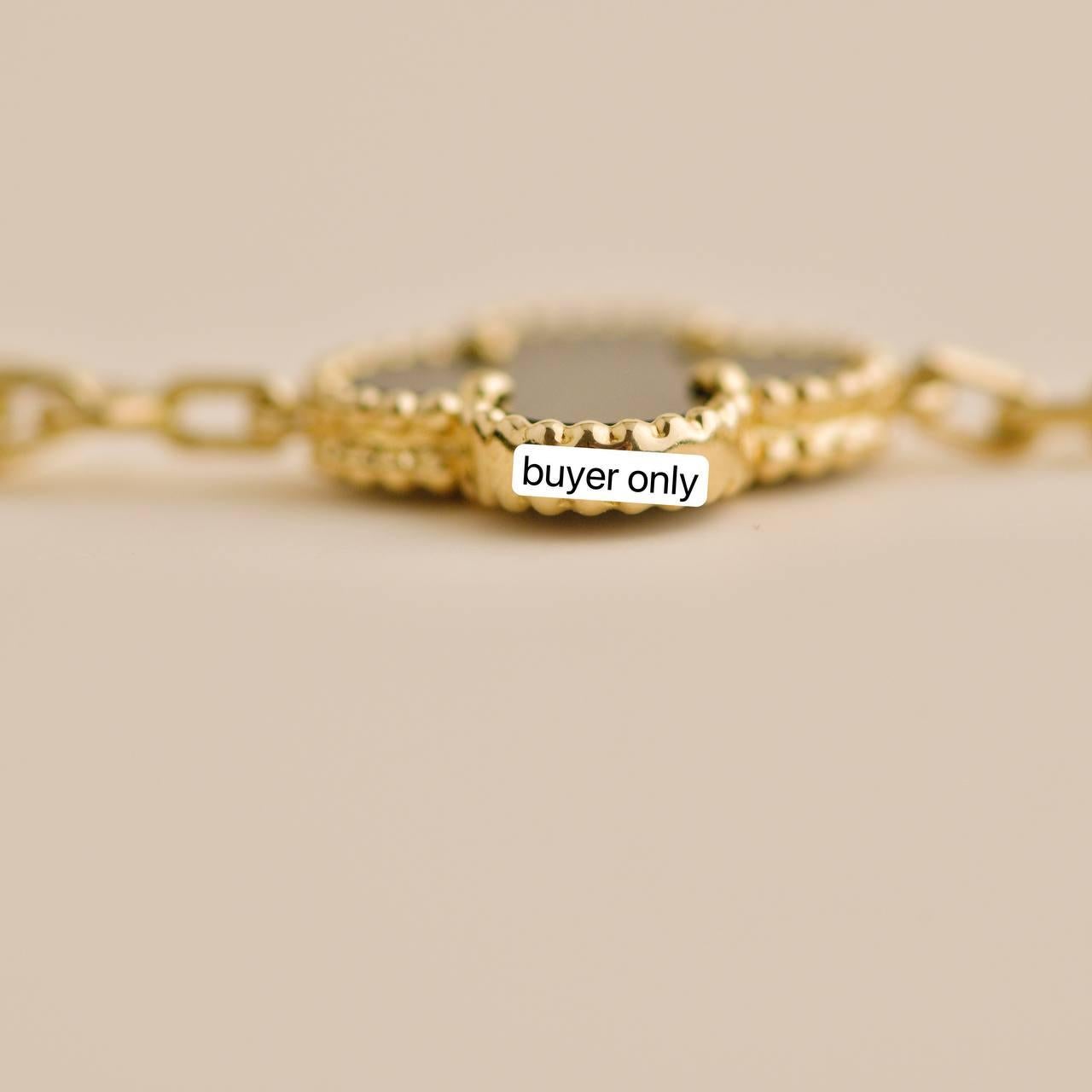 Van Cleef & Arpels Vintage Alhambra Armband aus 18 Karat Gelbgold mit 5 Motiven aus Onyx 2
