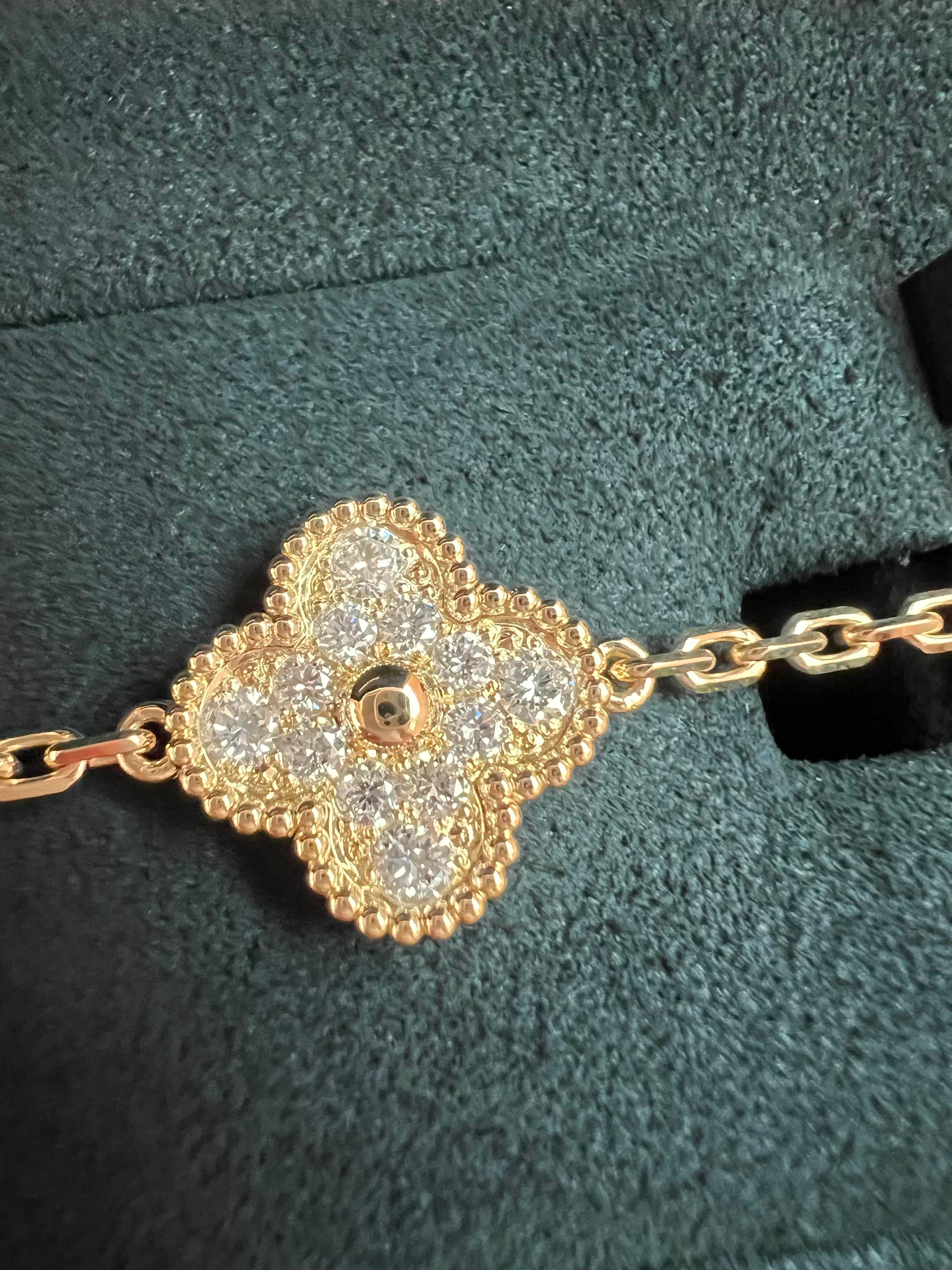 Van Cleef & Arpels Vintage Alhambra 5 Motifs Bracelet Lapis Lazuli Diamonds In Excellent Condition In Tucson, AZ