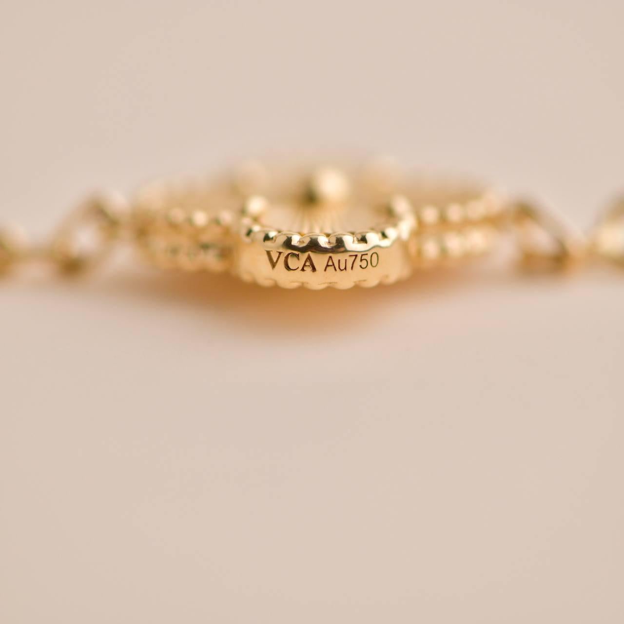Van Cleef & Arpels Vintage Alhambra 5 Motifs Guilloché Yellow Gold Bracelet In Excellent Condition In Banbury, GB