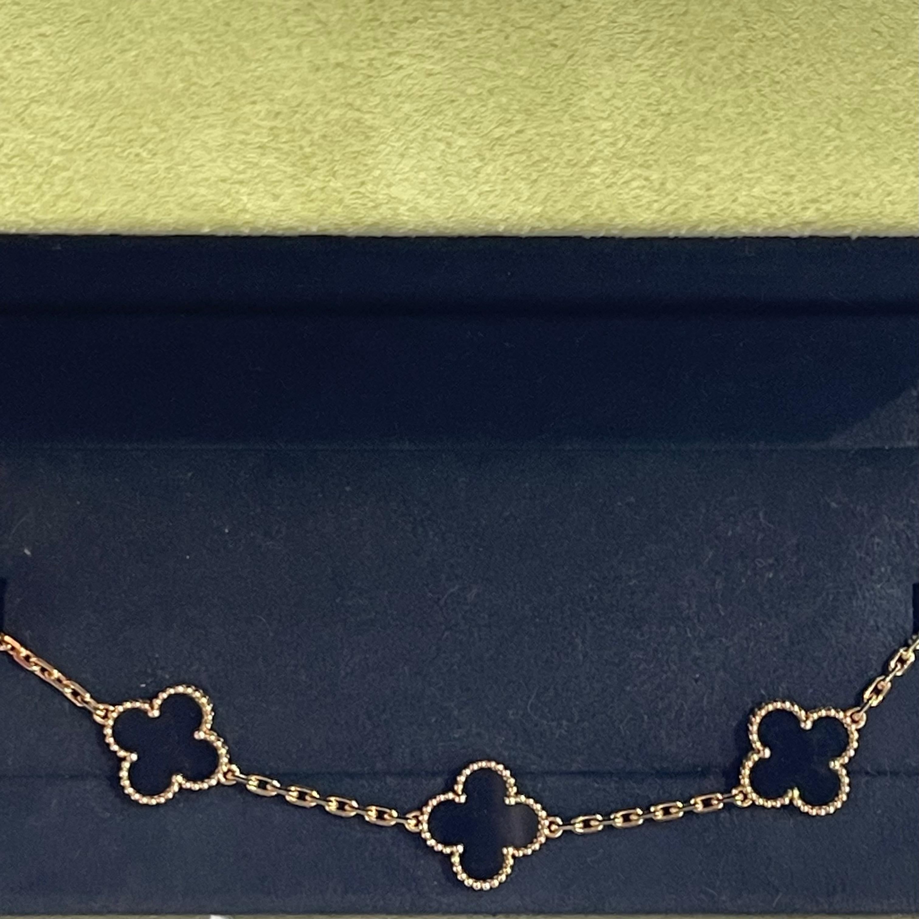 Van Cleef & Arpels Vintage Alhambra 5 Motifs Onyx Bracelet 18k Yellow Gold In Good Condition In Miami, FL