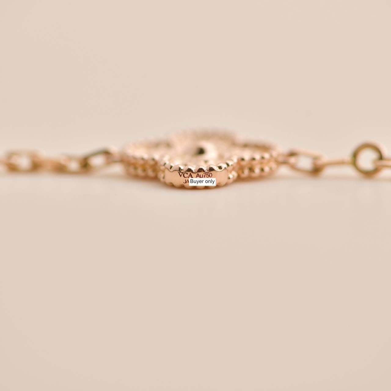 Van Cleef & Arpels Vintage Alhambra Armband aus Roségold mit 5 Motiven 2