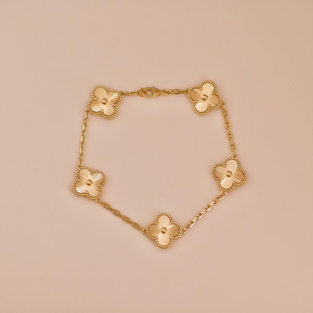 Van Cleef & Arpels Bracelet vintage Alhambra à 5 motifs en or jaune 5