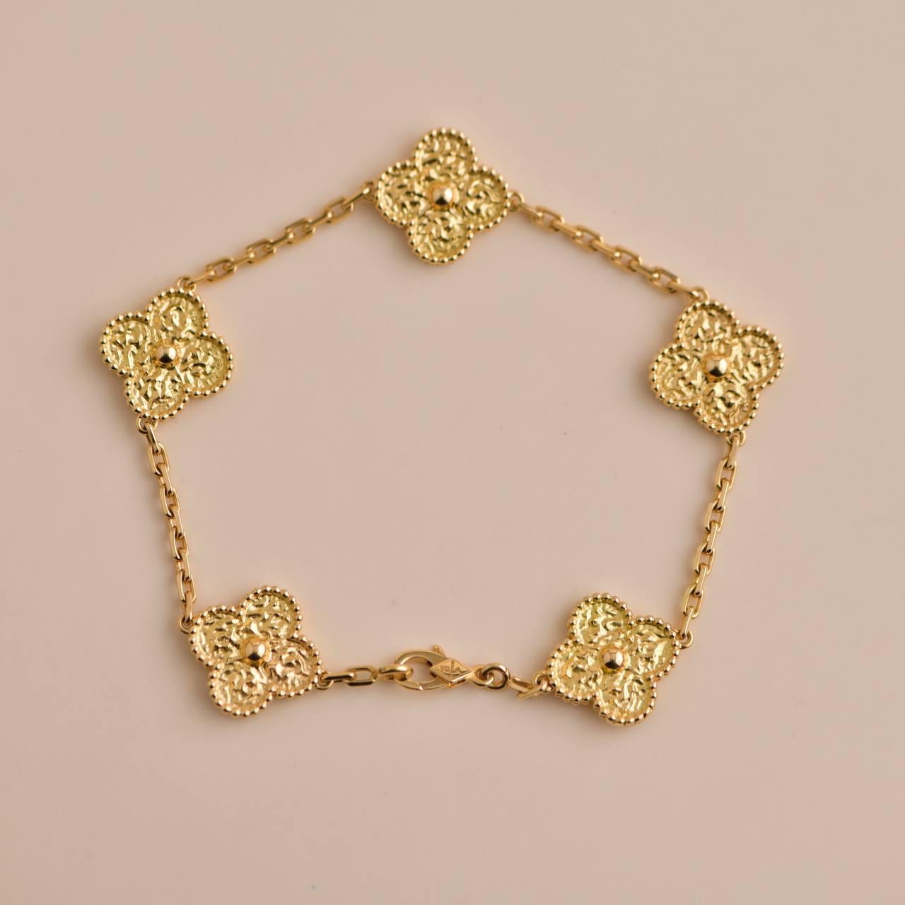 Women's or Men's Van Cleef & Arpels Vintage Alhambra 5 Motifs Yellow Gold Bracelet