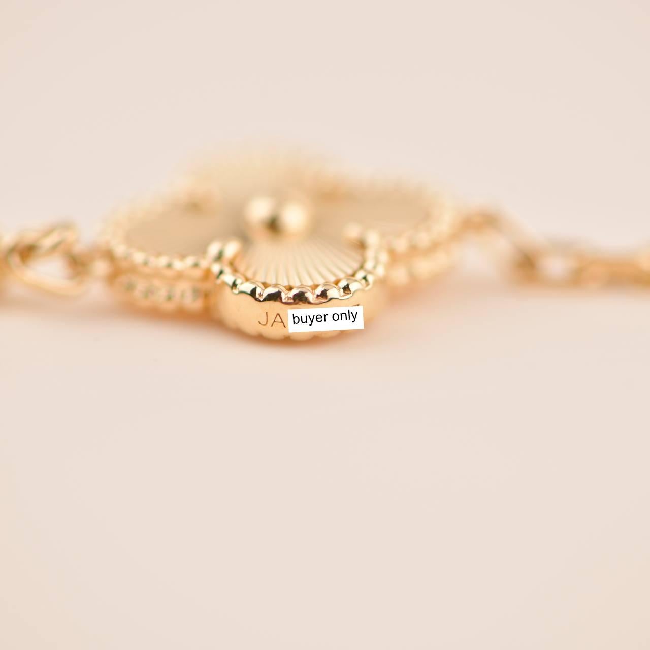 Van Cleef & Arpels Bracelet vintage Alhambra à 5 motifs en or jaune 3