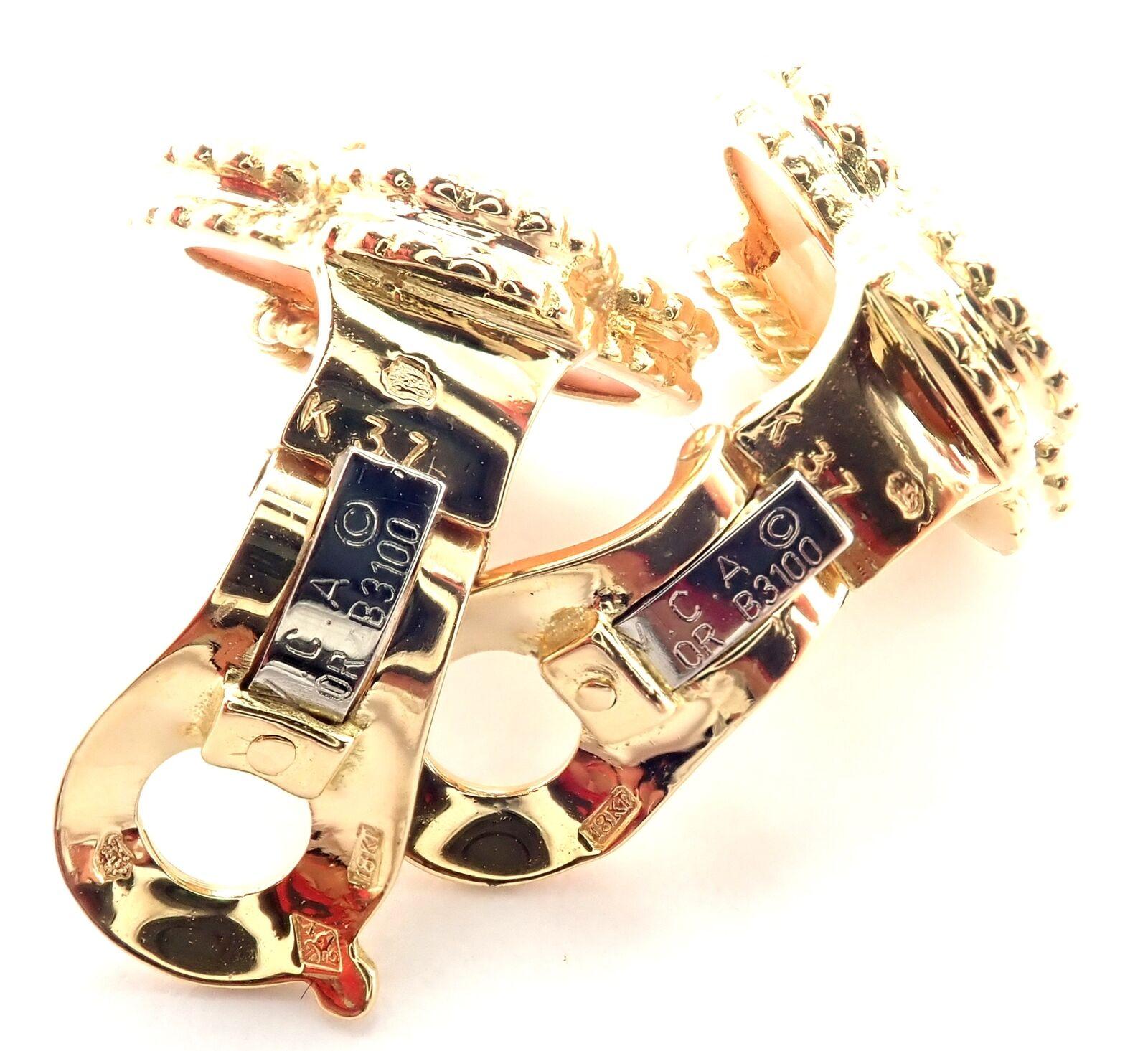 Van Cleef & Arpels Vintage Alhambra Ohrringe aus Gelbgold mit Engelshaut-Koralle und Gelbgold im Angebot 1