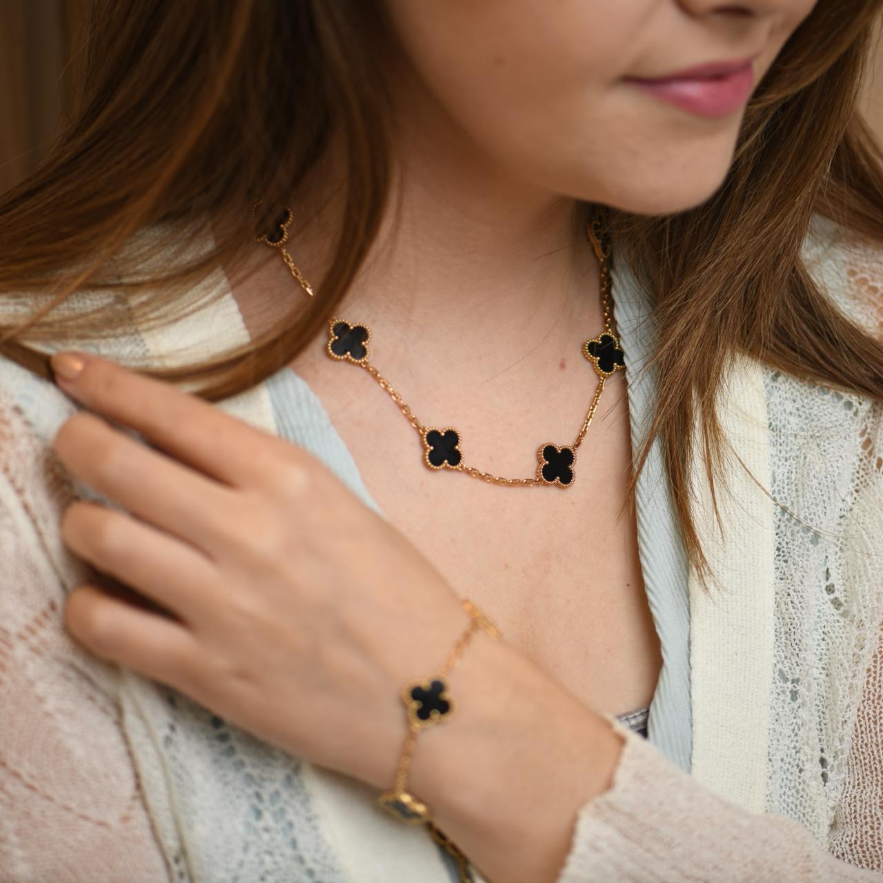 Van Cleef & Arpels Vintage Alhambra Black Onyx 10 Motif 18K Yellow Gold Necklace For Sale 5