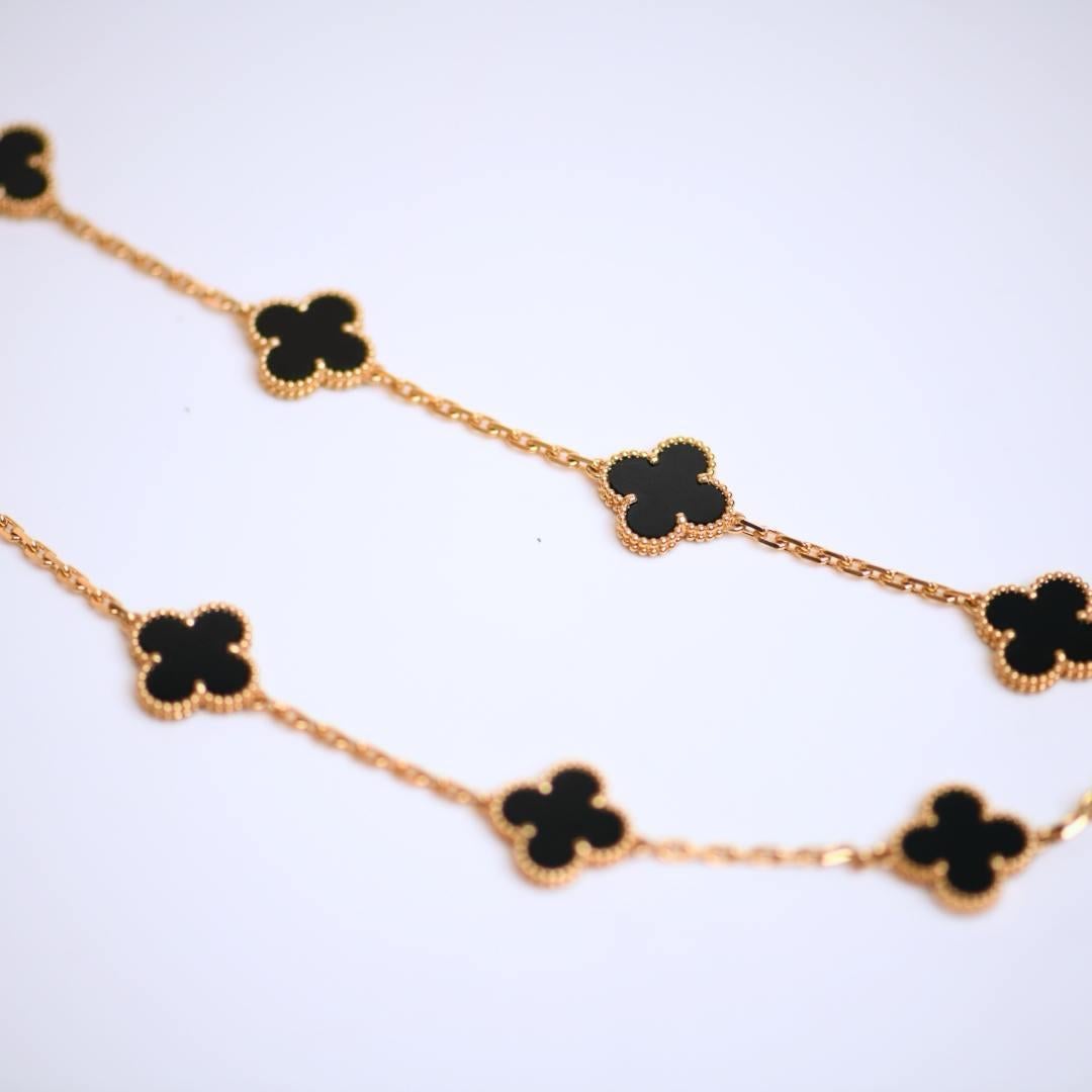 Van Cleef & Arpels Vintage Alhambra Black Onyx 10 Motif 18K Yellow Gold Necklace For Sale 2