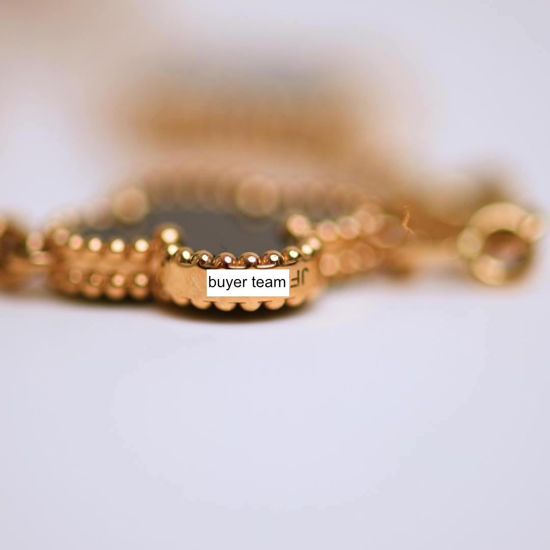 Van Cleef & Arpels Vintage Alhambra Black Onyx 10 Motif 18K Yellow Gold Necklace For Sale 4