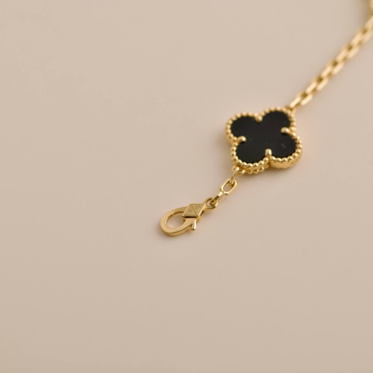 Van Cleef & Arpels Vintage Alhambra Black Onyx 10 Motif Yellow Gold Necklace In Excellent Condition In Banbury, GB