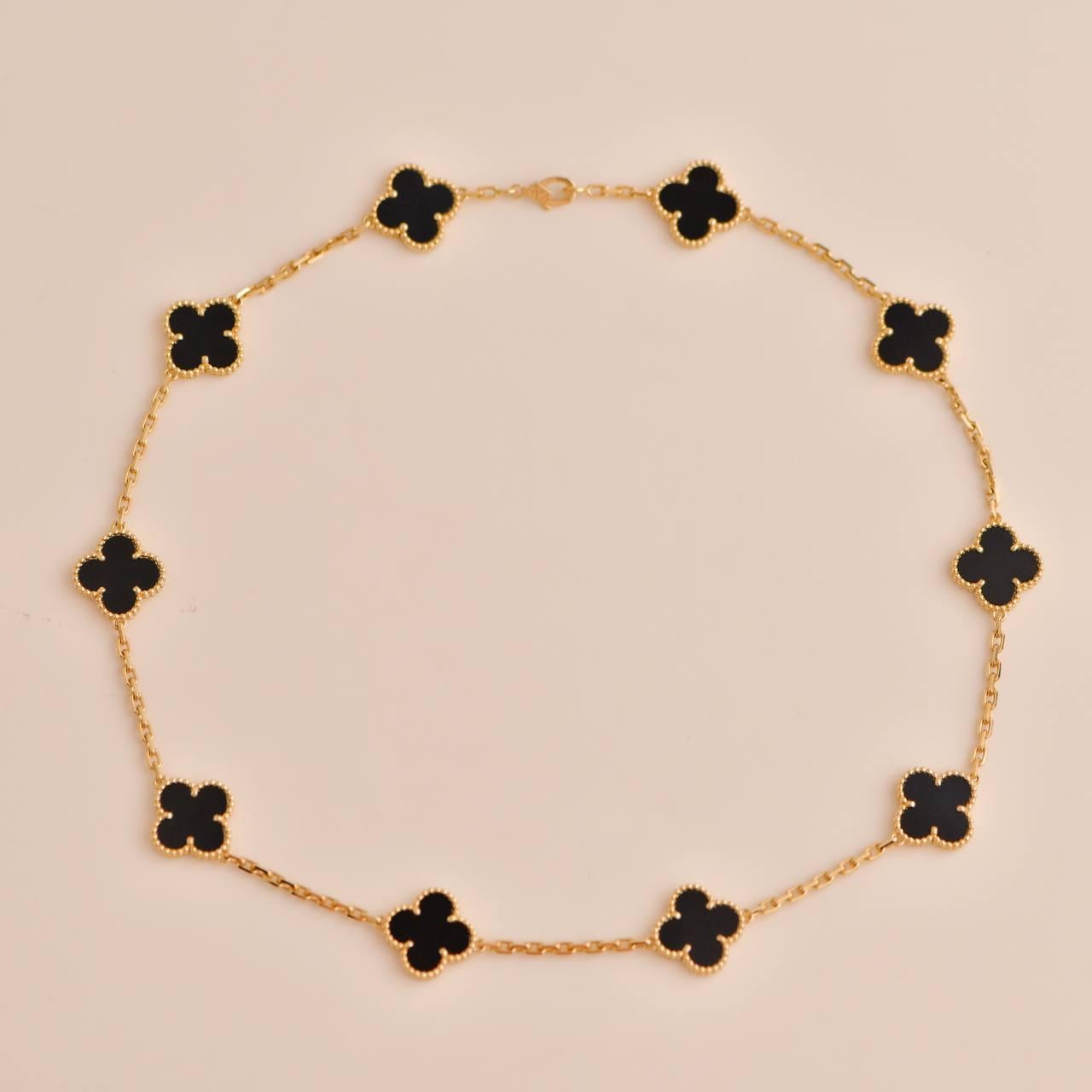 Women's or Men's Van Cleef & Arpels Vintage Alhambra Black Onyx 10 Motif Yellow Gold Necklace