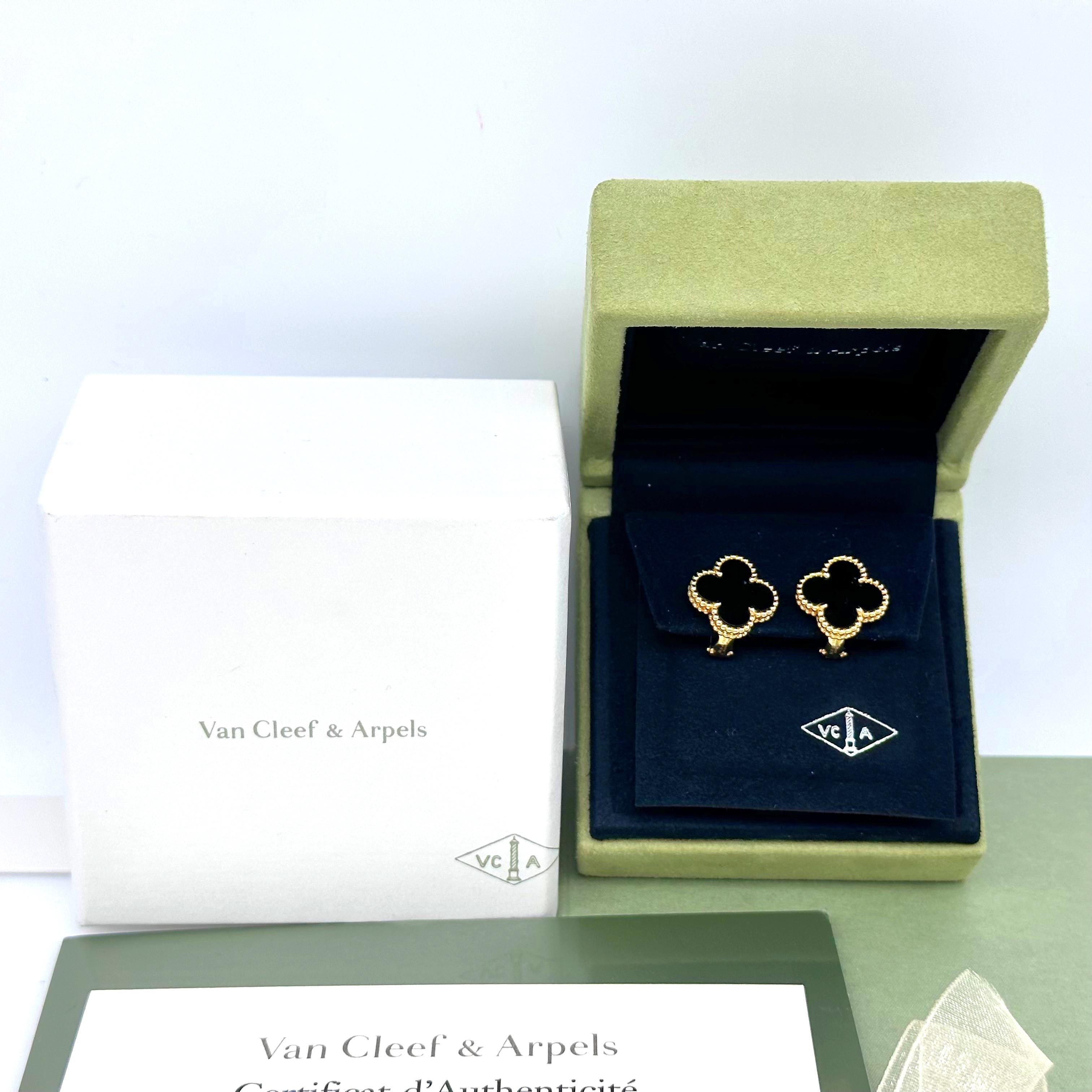 Van Cleef & Arpels Vintage Alhambra Black Onyx 18kt YG Earrings Full Set COA Box For Sale 4