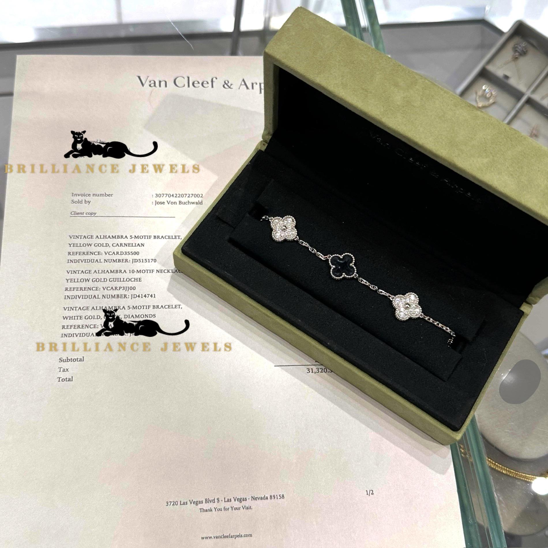 Designer: Van Cleef & Arpels
Collection'S: Vintage Alhambra
Stile: Bracciale 5 Motivi
Materiale: Oro bianco
Pietre: Onice, Diamanti
Purezza del metallo: 18k
Marchio di garanzia: VCA 750 Numero di serie.
Include:  2 anni di garanzia con Brilliance
