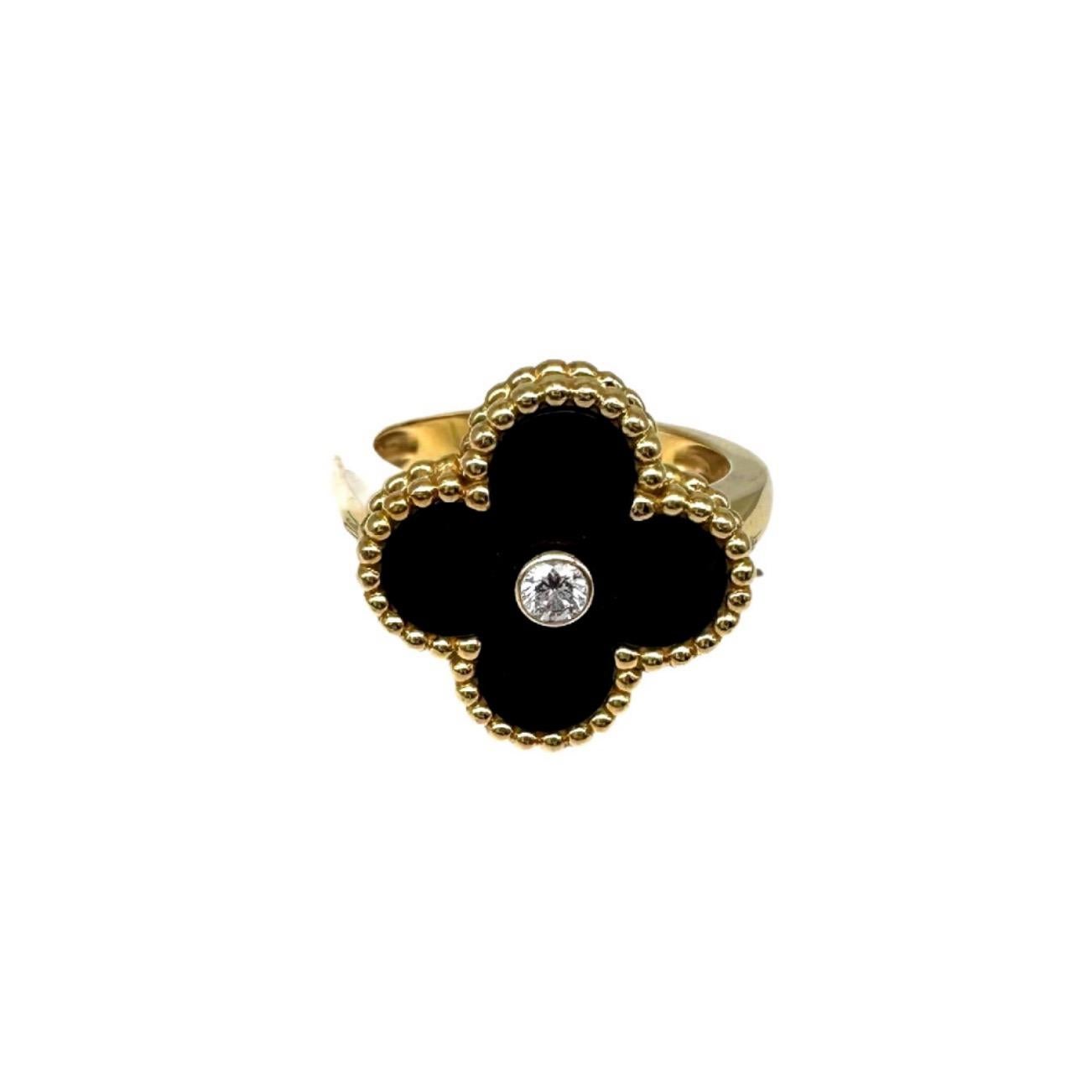 Van Cleef & Arpels Vintage Alhambra Black Onyx and Diamond Ring 18kt YG COA Box For Sale 2