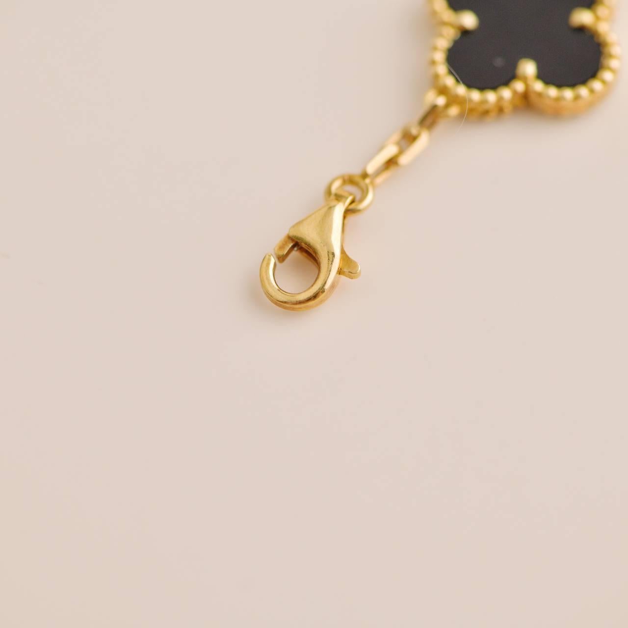 Van Cleef & Arpels Vintage Alhambra Black Onyx Yellow Gold Bracelet In Excellent Condition In Banbury, GB