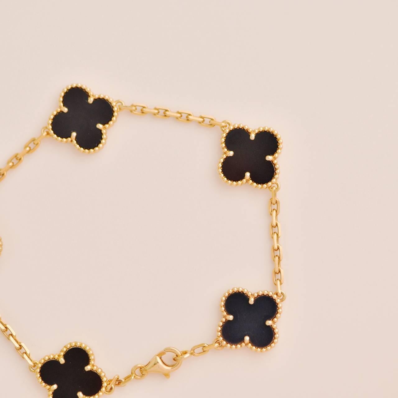 Van Cleef & Arpels Vintage Alhambra Black Onyx Yellow Gold Bracelet In Excellent Condition In Banbury, GB