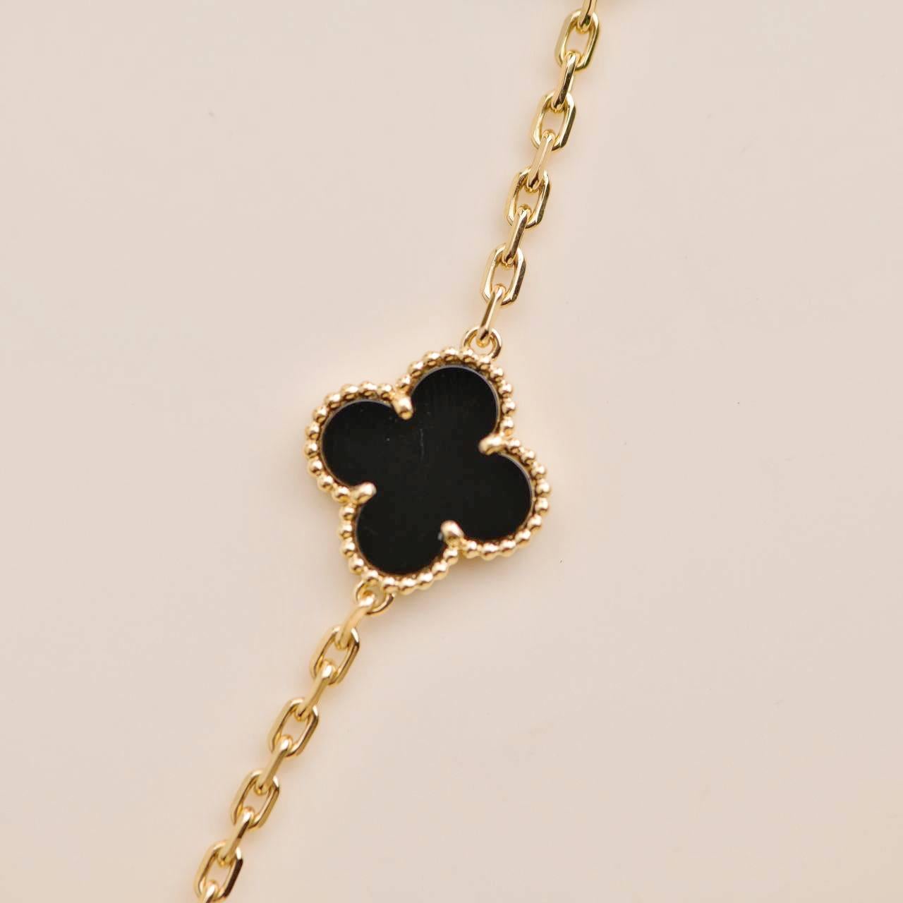 Van Cleef & Arpels Vintage Alhambra Black Onyx Yellow Gold Bracelet In Excellent Condition In Banbury, GB