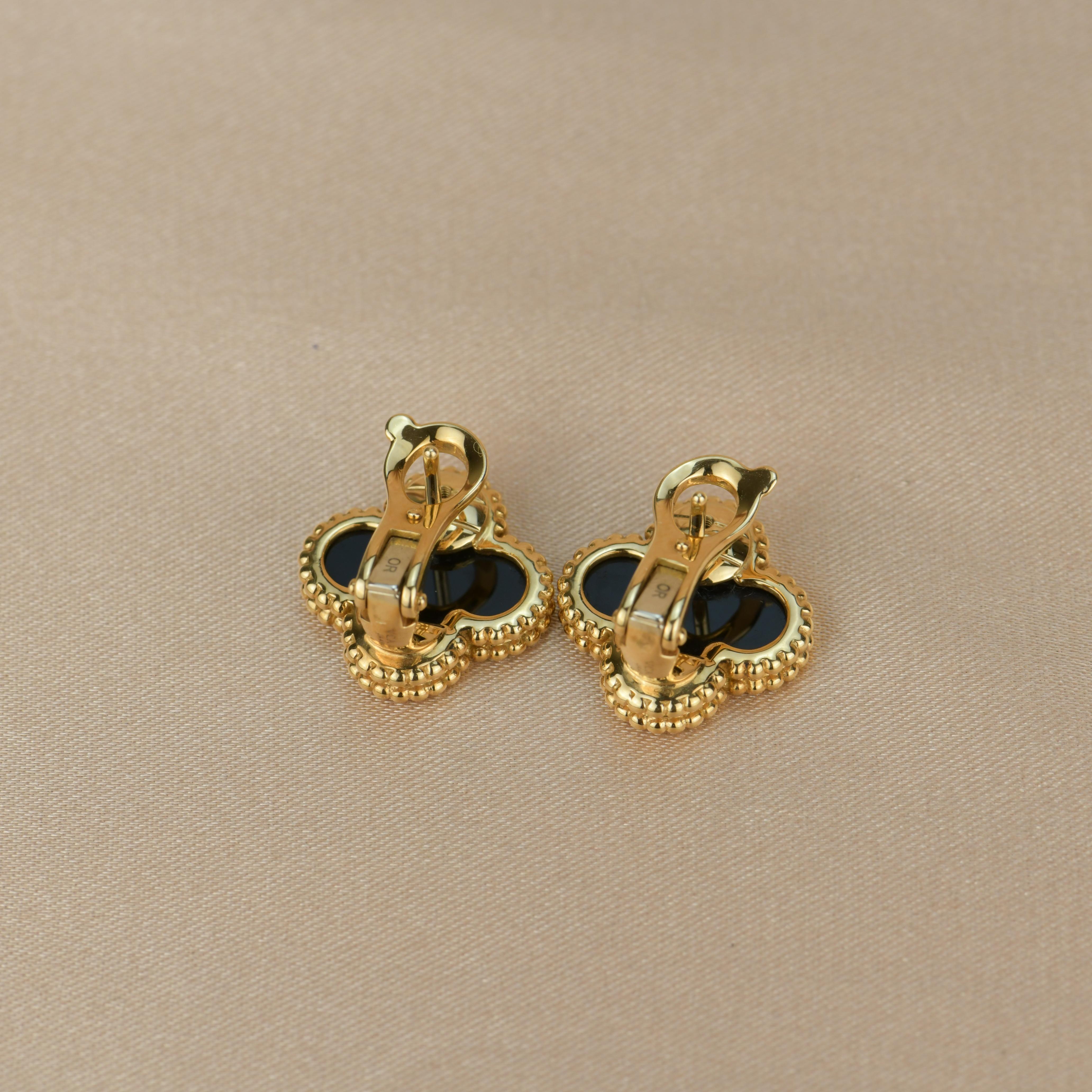 Van Cleef & Arpels Vintage Alhambra Black Onyx Yellow Gold Earrings In Excellent Condition In Banbury, GB