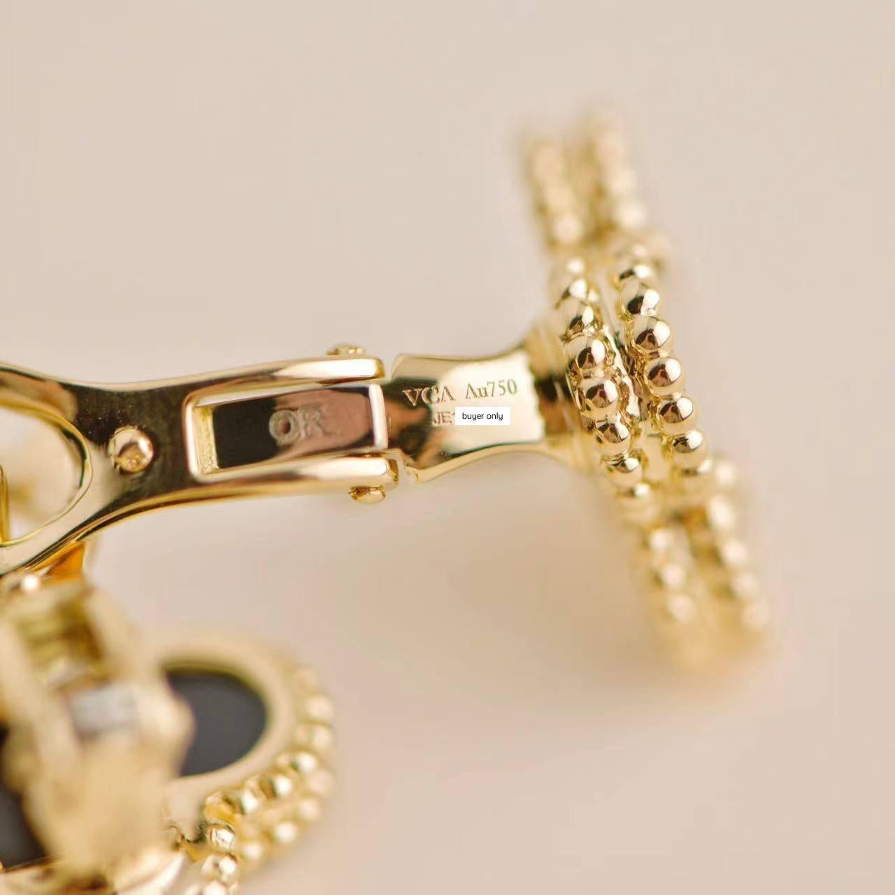 Van Cleef & Arpels Vintage Alhambra Black Onyx Yellow Gold Earrings In Excellent Condition For Sale In Banbury, GB