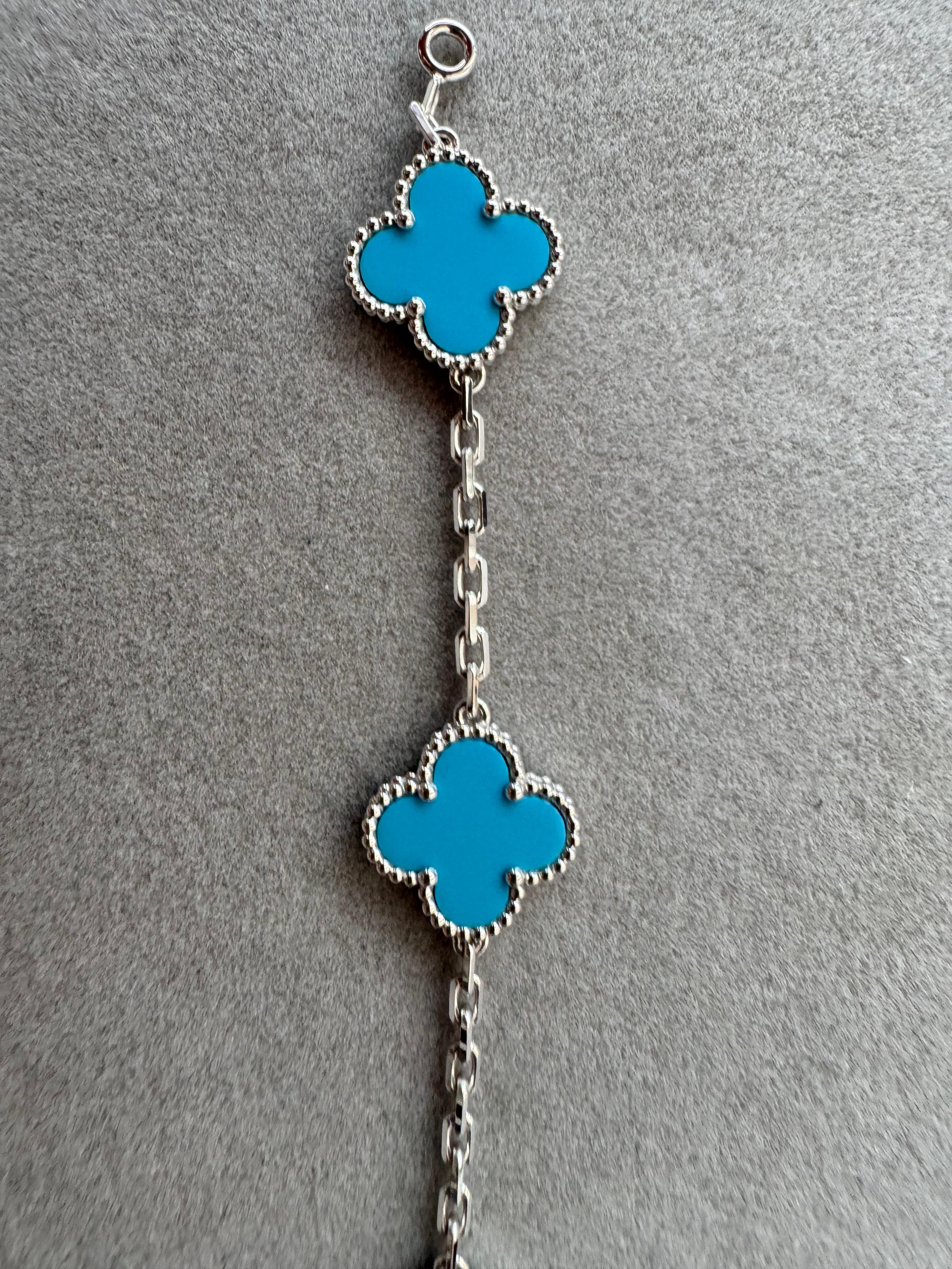 Women's or Men's Van Cleef & Arpels Vintage Alhambra Blue Turquoise 18 Karat White Gold Bracelet