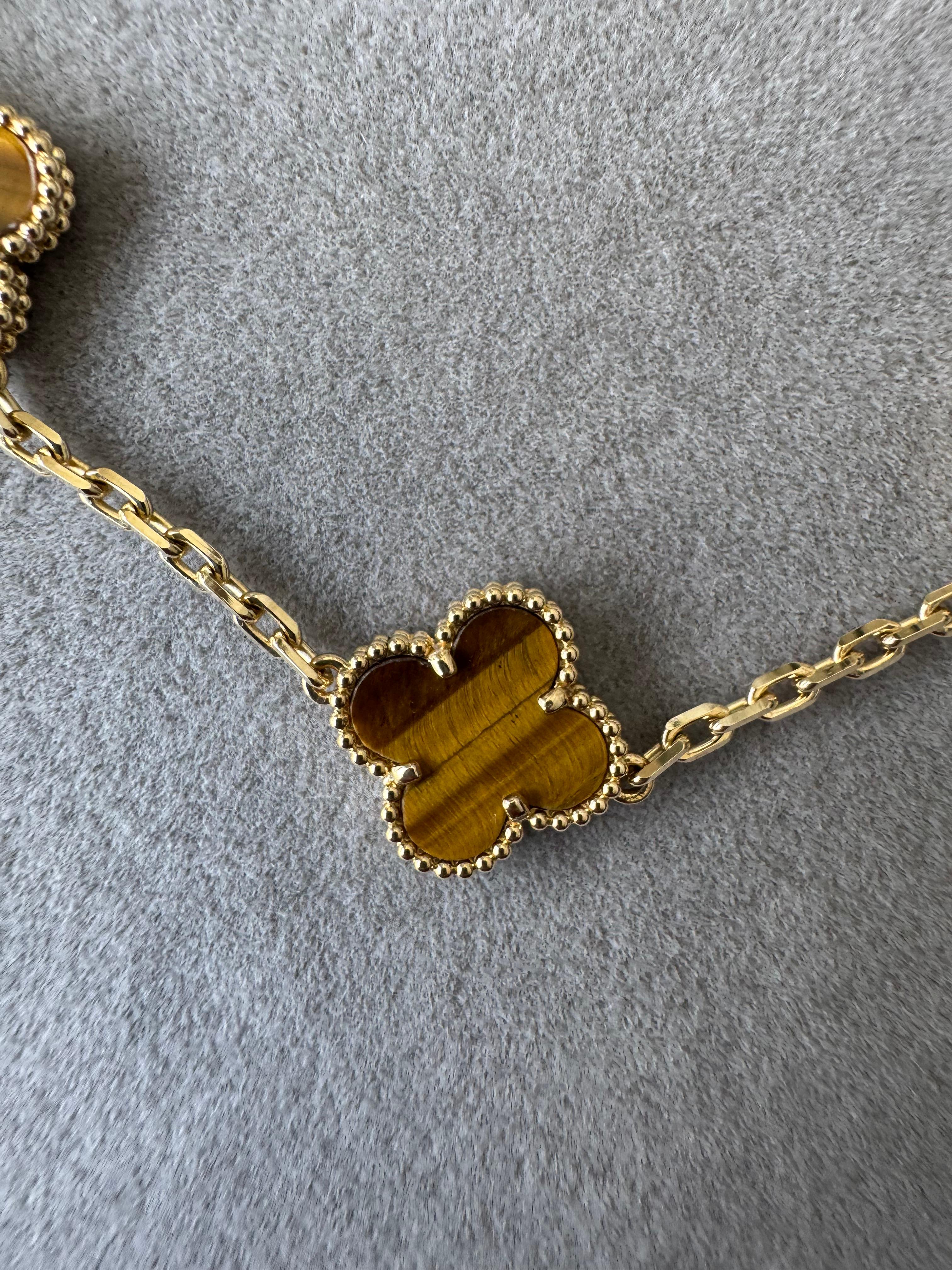 Cabochon Van Cleef & Arpels Vintage Alhambra Tiger's Eye 5 Motif Yellow Gold Bracelet