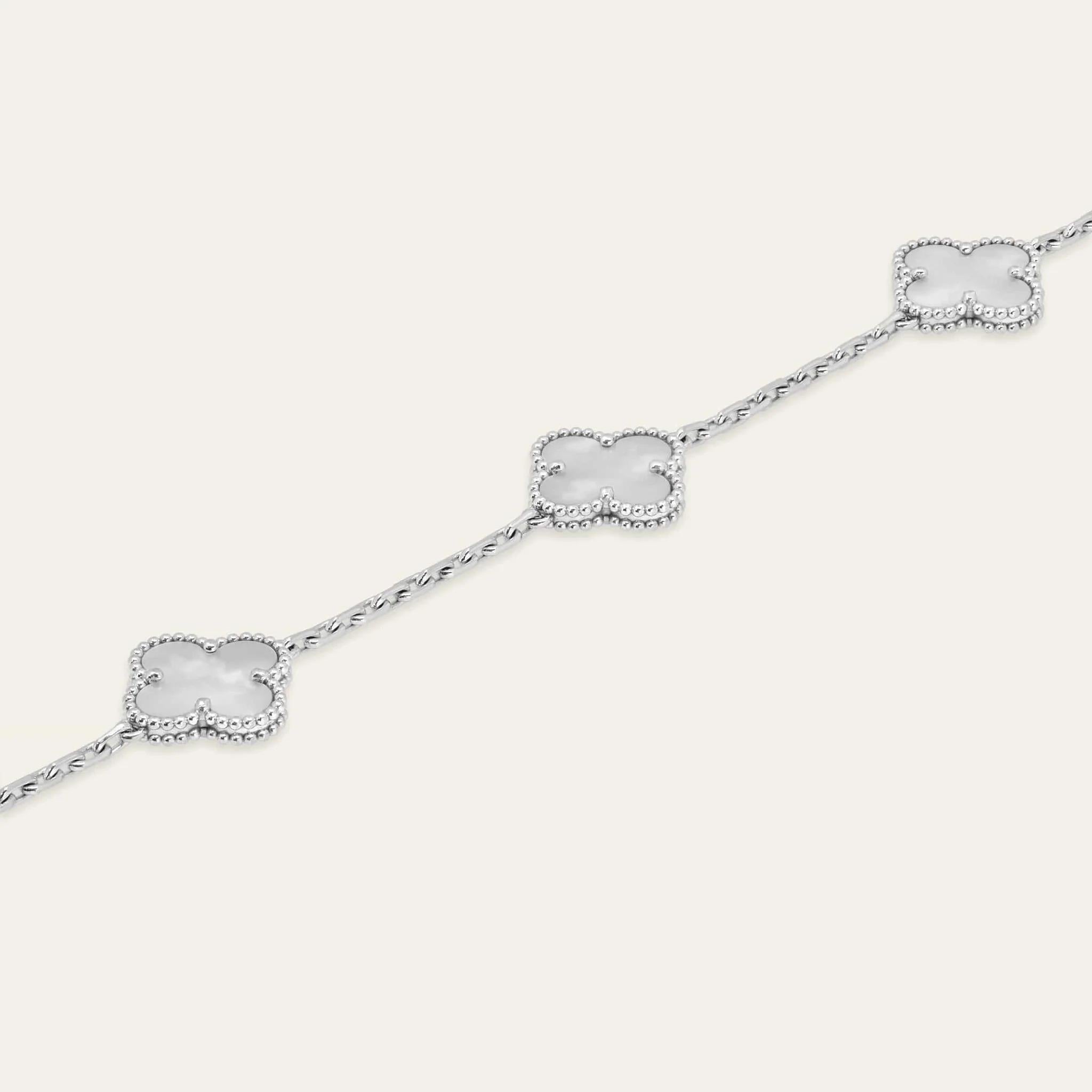 Van Cleef & Arpels Pulsera Alhambra Vintage, 5 Motivos Nácar Blanco Contemporáneo en venta